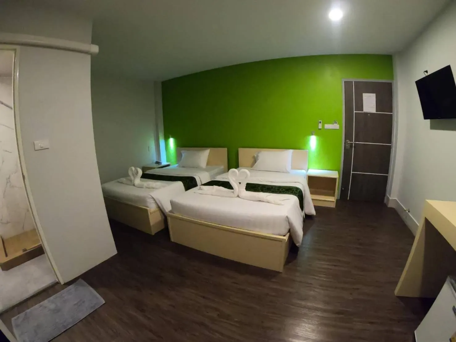 Bed in Thap Sakae Hotel