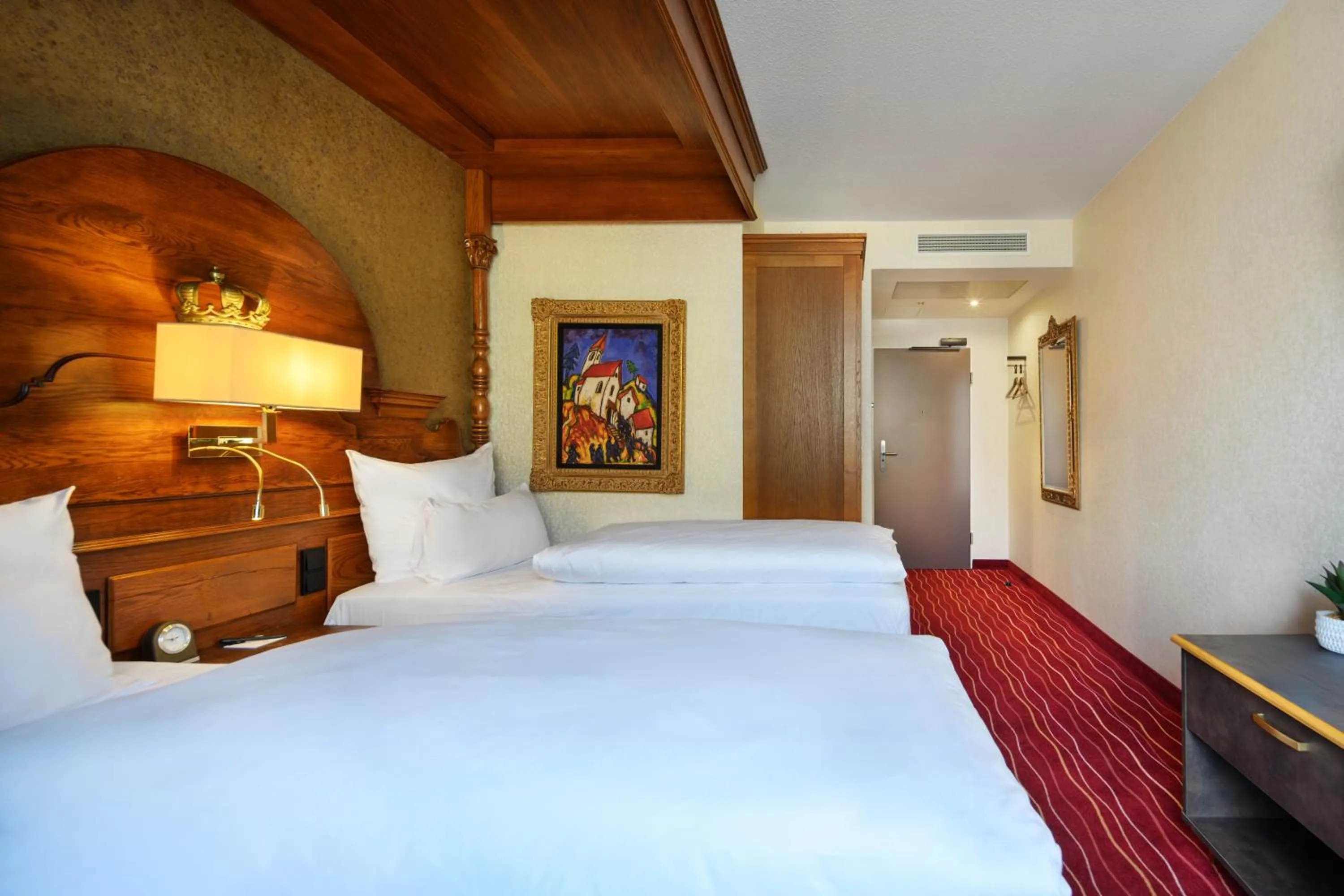 Bed in KING's Hotel First