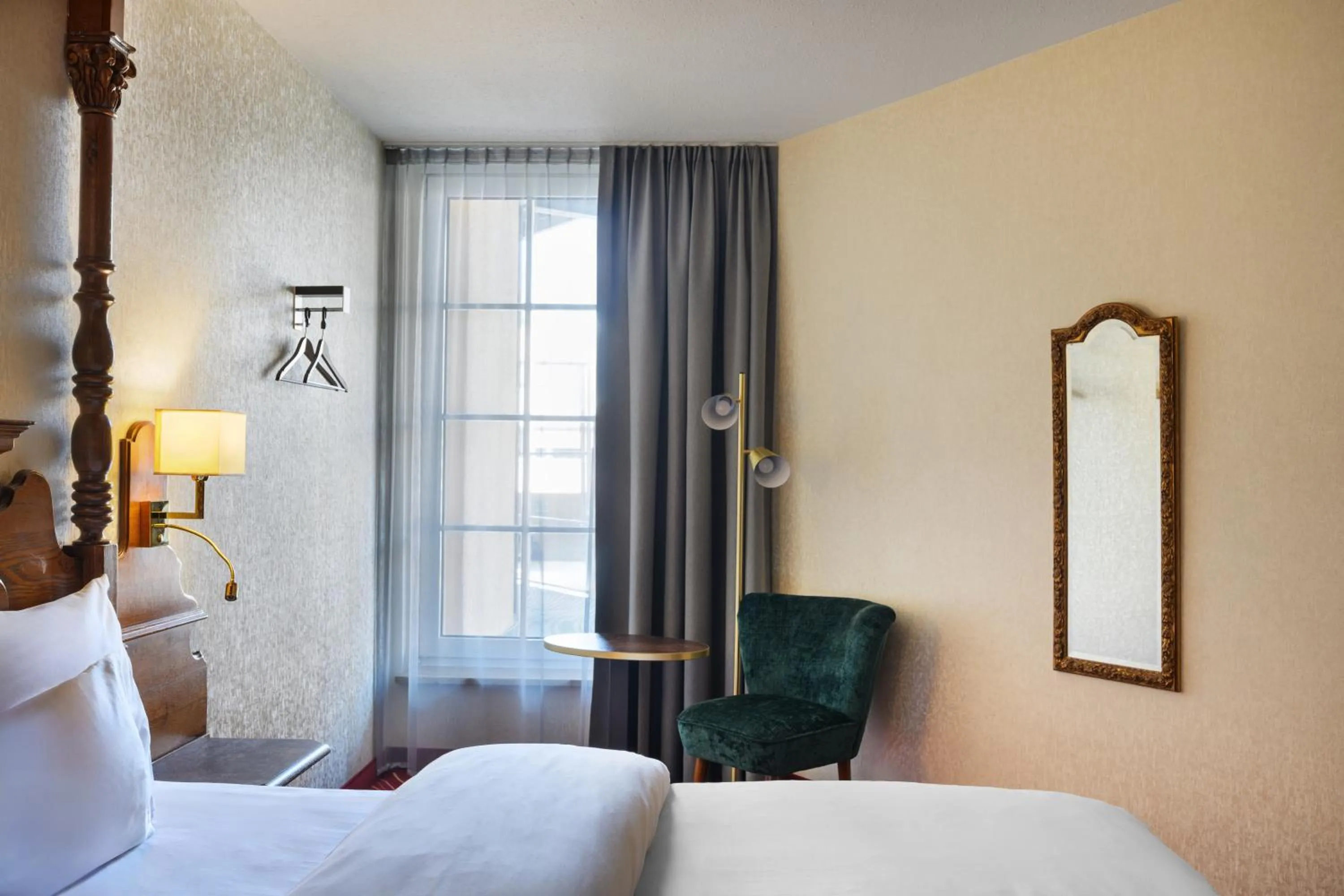 Area and facilities, Bed in KING's Hotel First