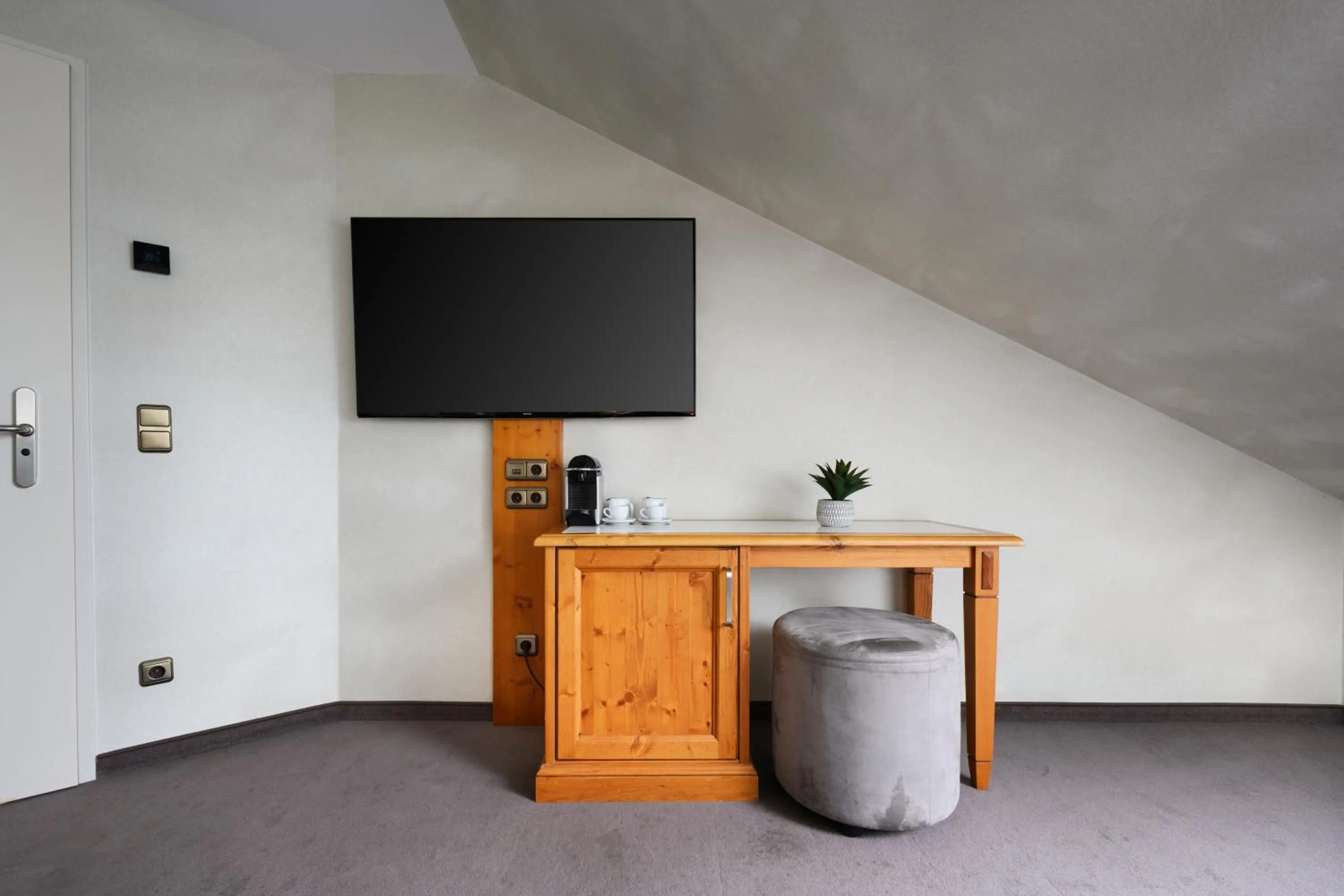 TV and multimedia in KING's Hotel First