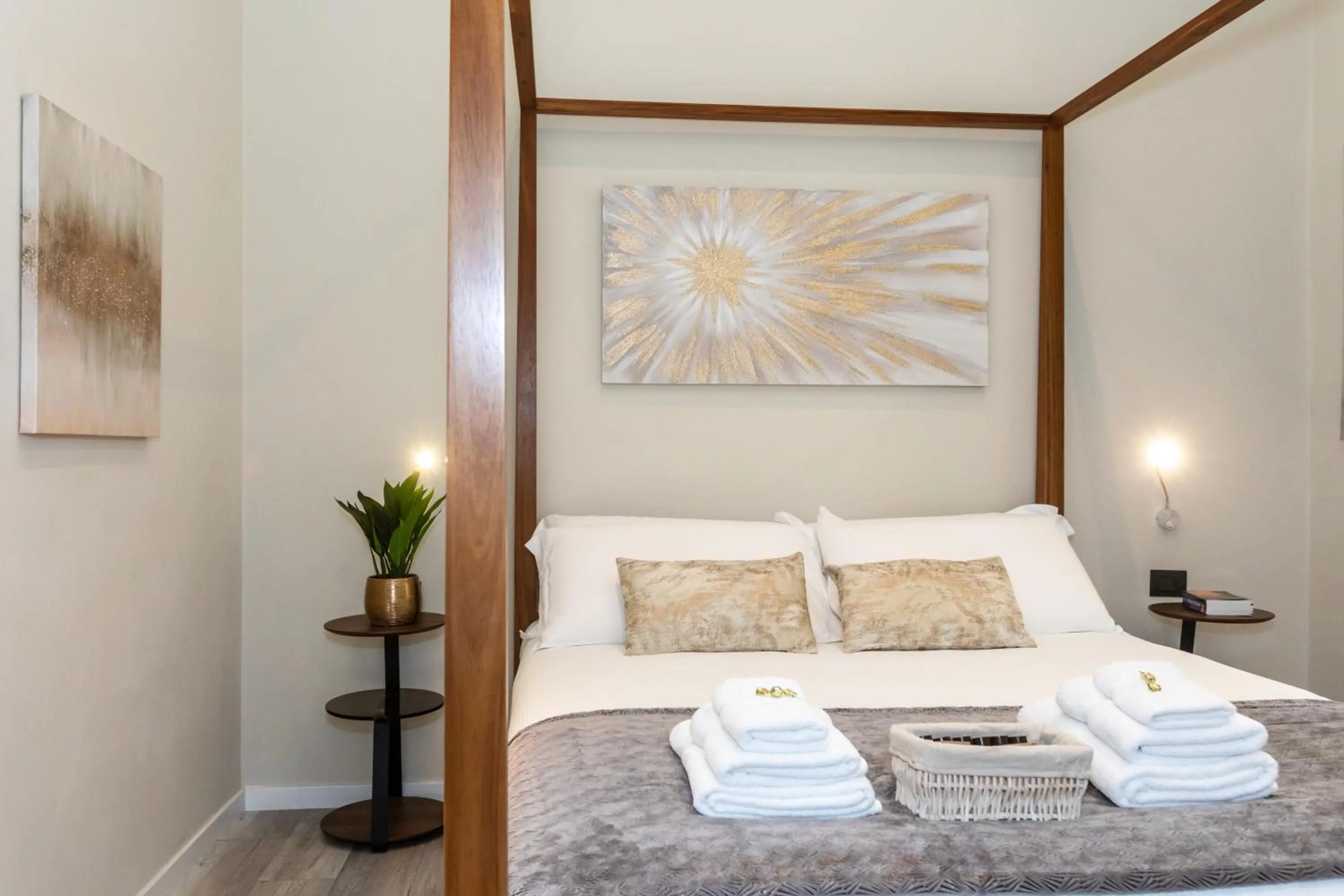 Bed in Suites 44 - Guesthouse close to Vaticano, San Pietro, Castel Sant'angelo