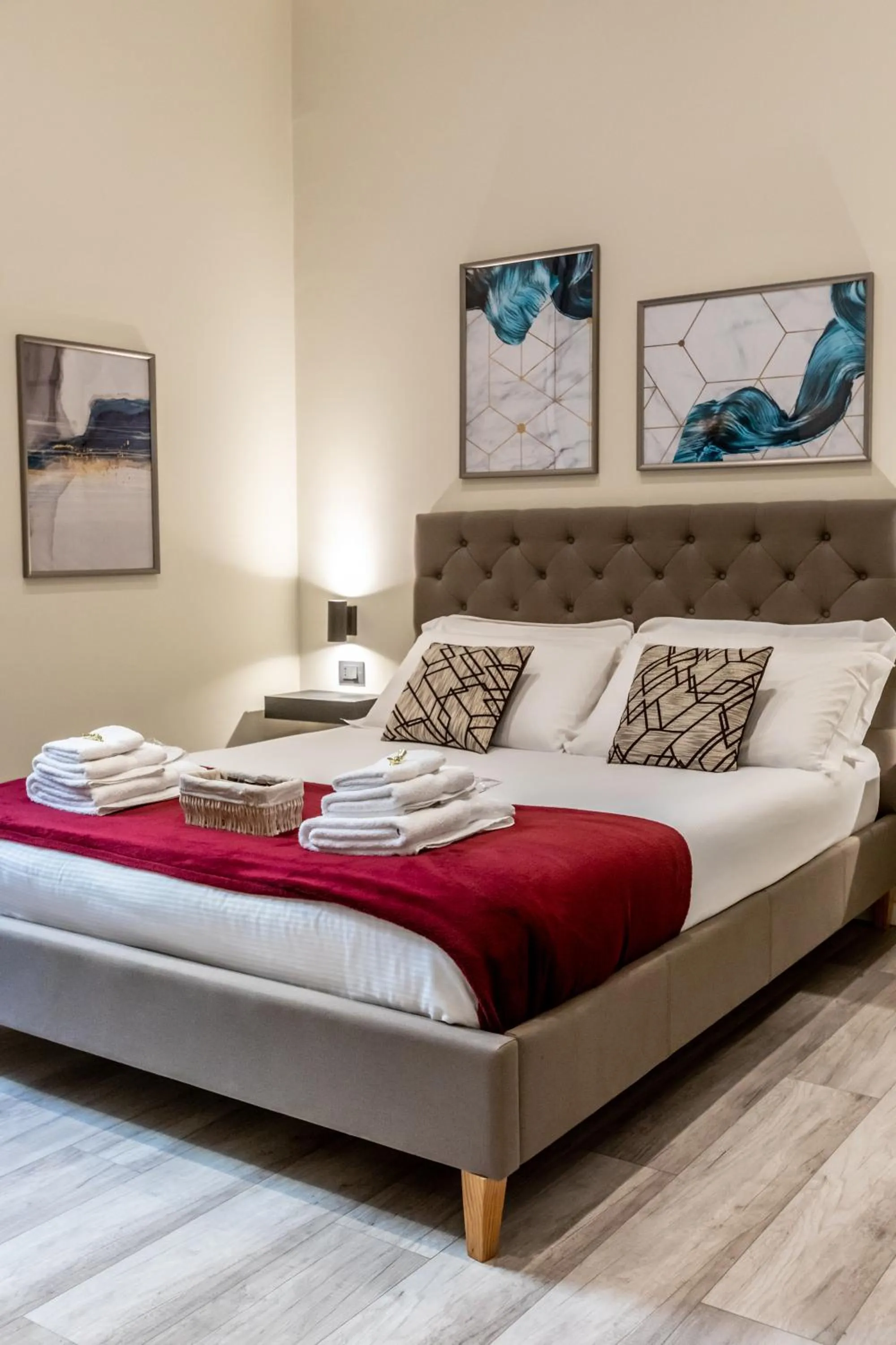 Bed in Suites 44 - Guesthouse close to Vaticano, San Pietro, Castel Sant'angelo