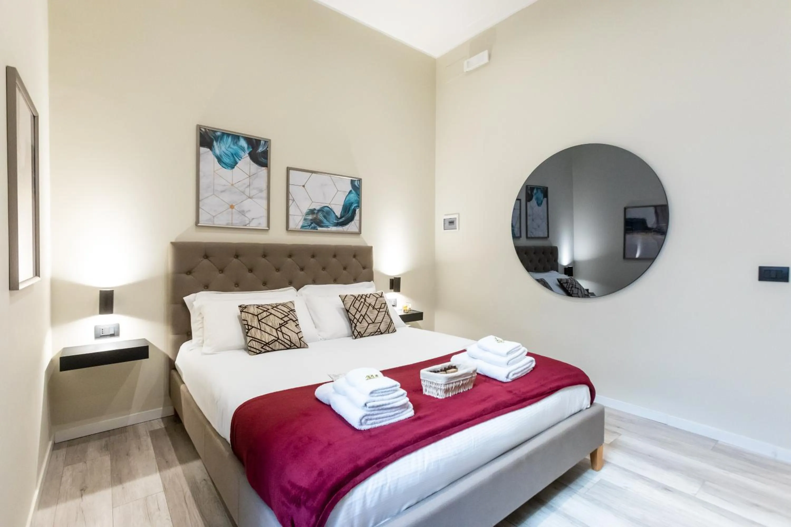Bedroom, Bed in Suites 44 - Guesthouse close to Vaticano, San Pietro, Castel Sant'angelo