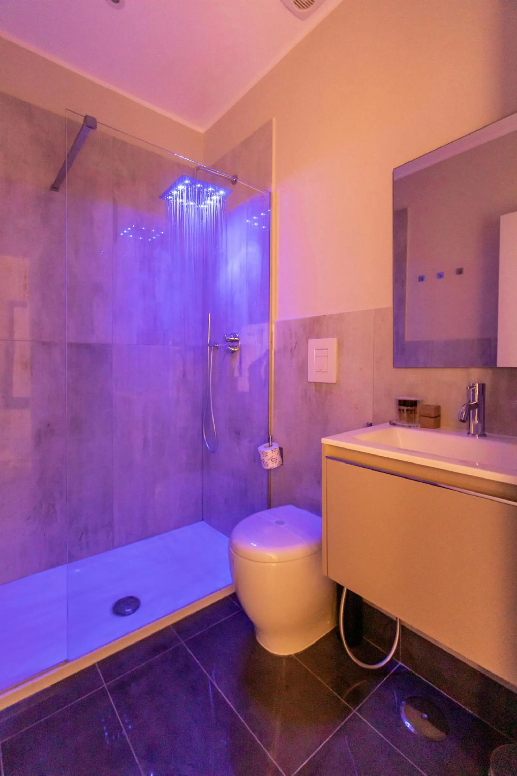 Bathroom in Suites 44 - Guesthouse close to Vaticano, San Pietro, Castel Sant'angelo