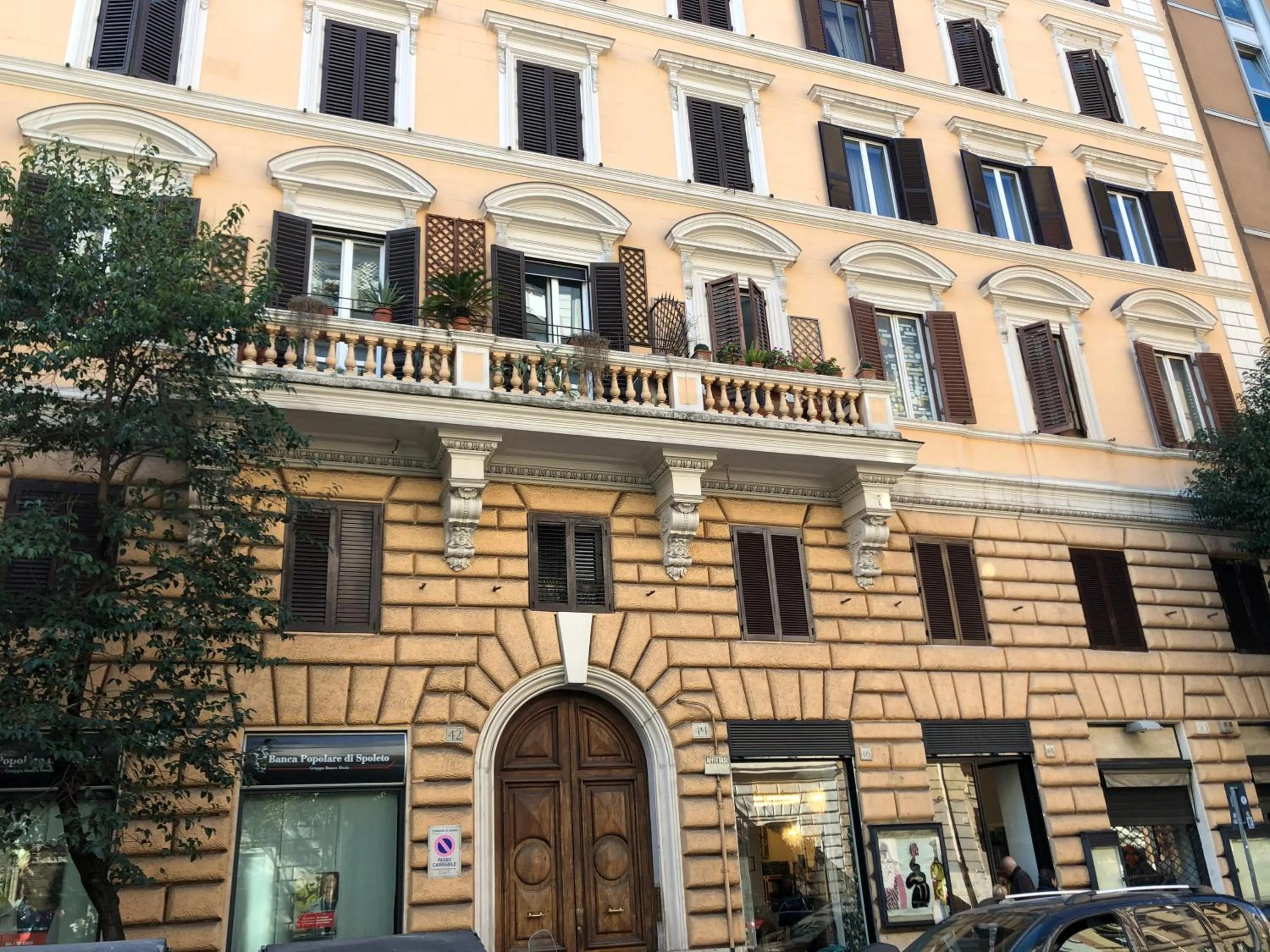 Property building in Suites 44 - Guesthouse close to Vaticano, San Pietro, Castel Sant'angelo