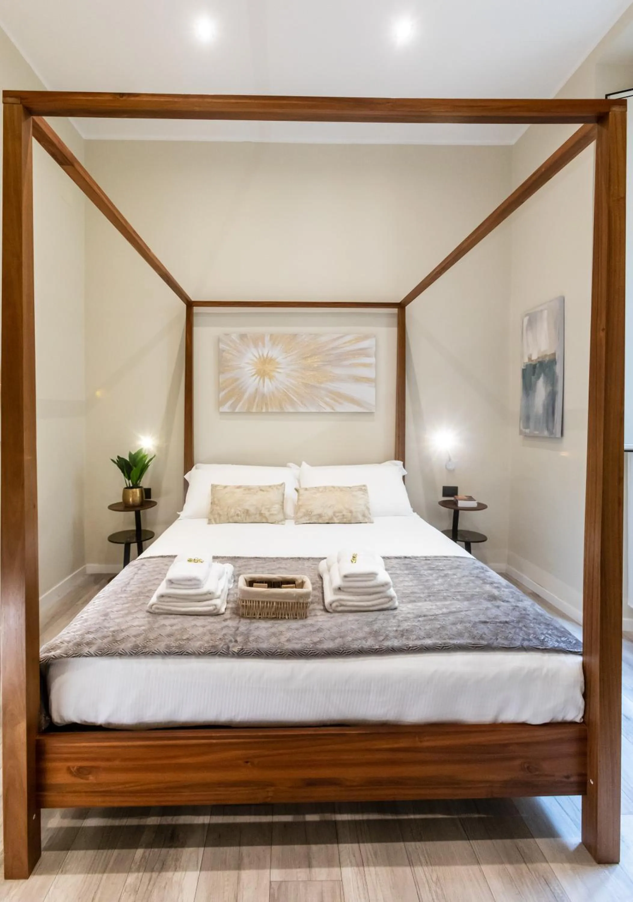 Bed in Suites 44 - Guesthouse close to Vaticano, San Pietro, Castel Sant'angelo