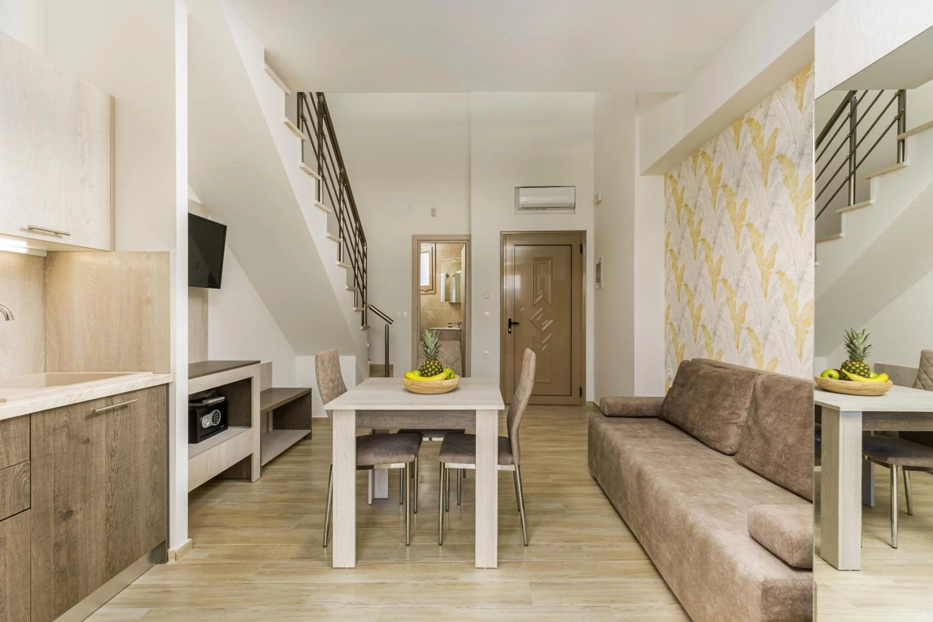 Kitchen or kitchenette in Aria Garden Suites