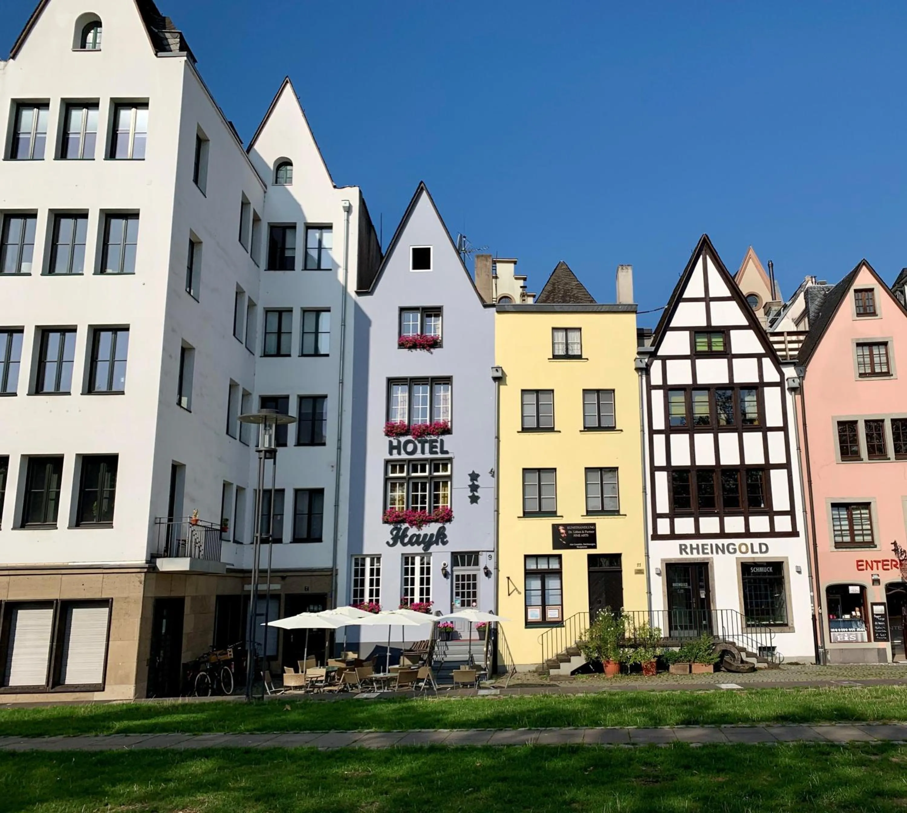 Property building in Altstadthotel Hayk am Rhein