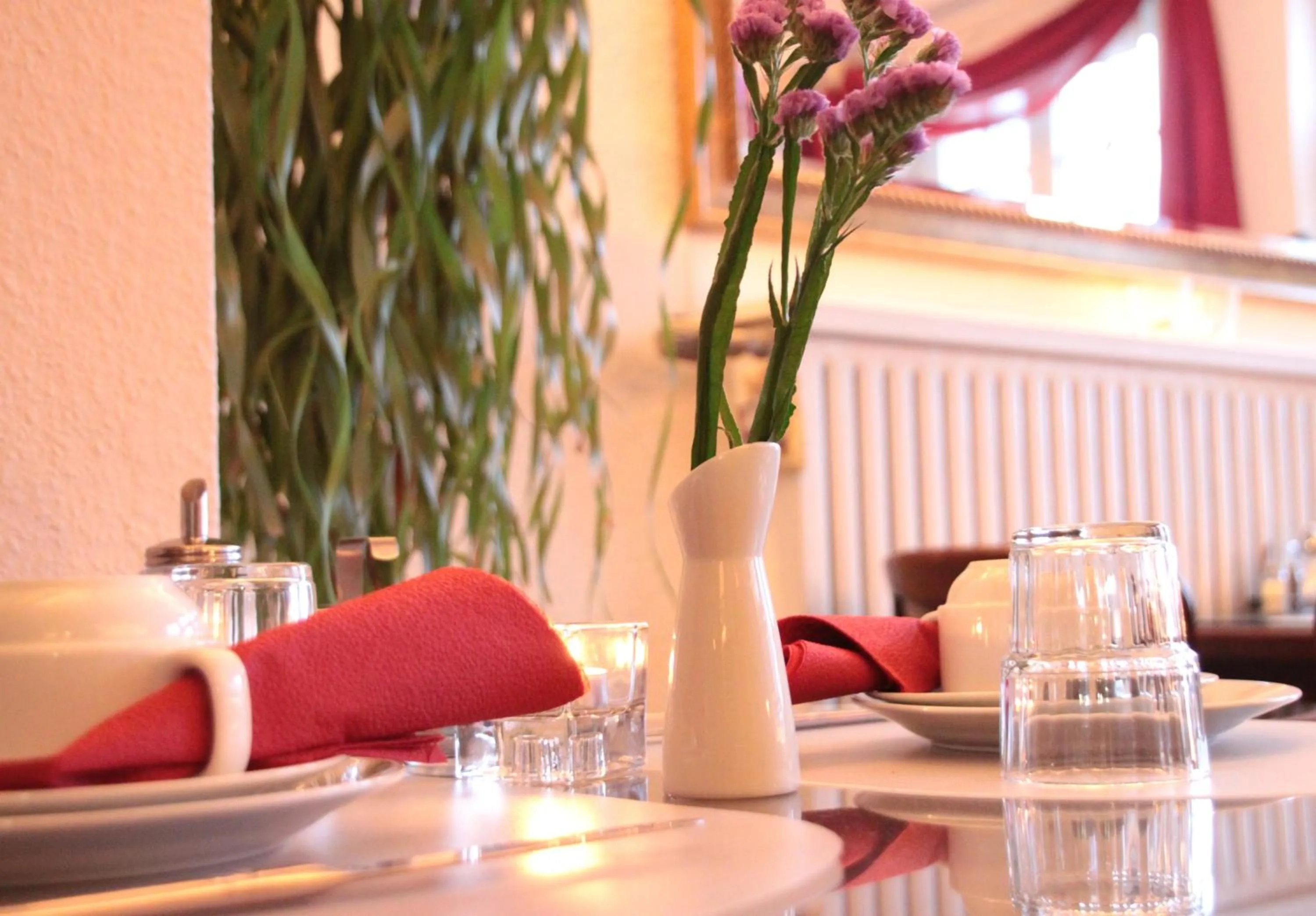 Restaurant/places to eat in Altstadthotel Hayk am Rhein