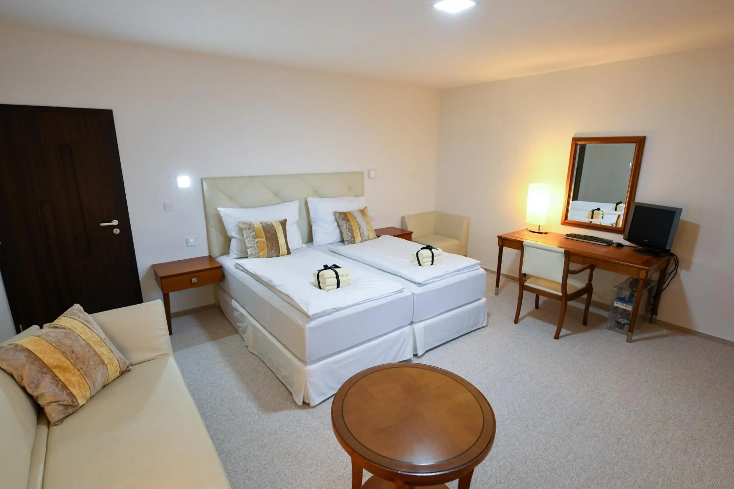 Deluxe Double Room in Atrium-Accomm Deluxe Double Room in Atrium-Accomm