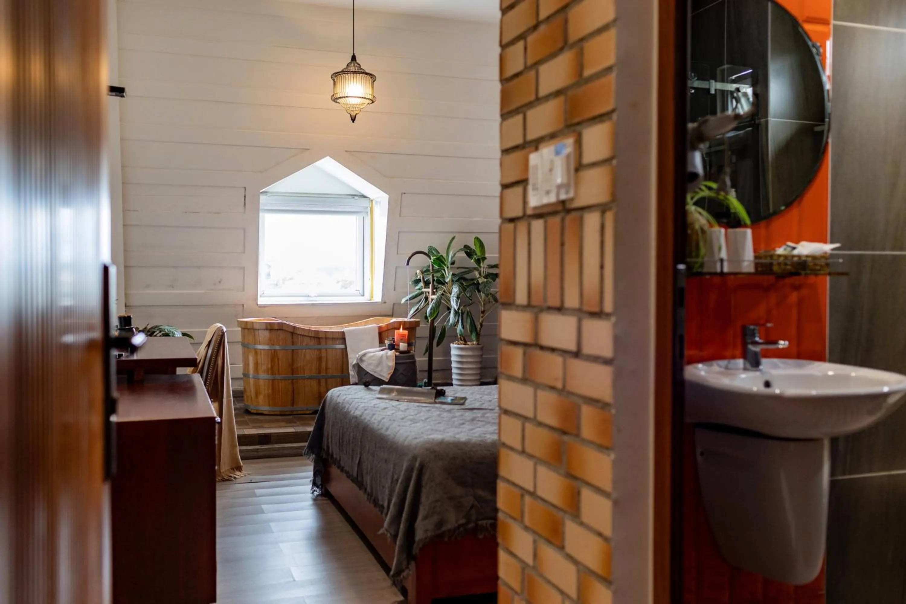 Bathroom, Bed in Casanova Dalat Hotel