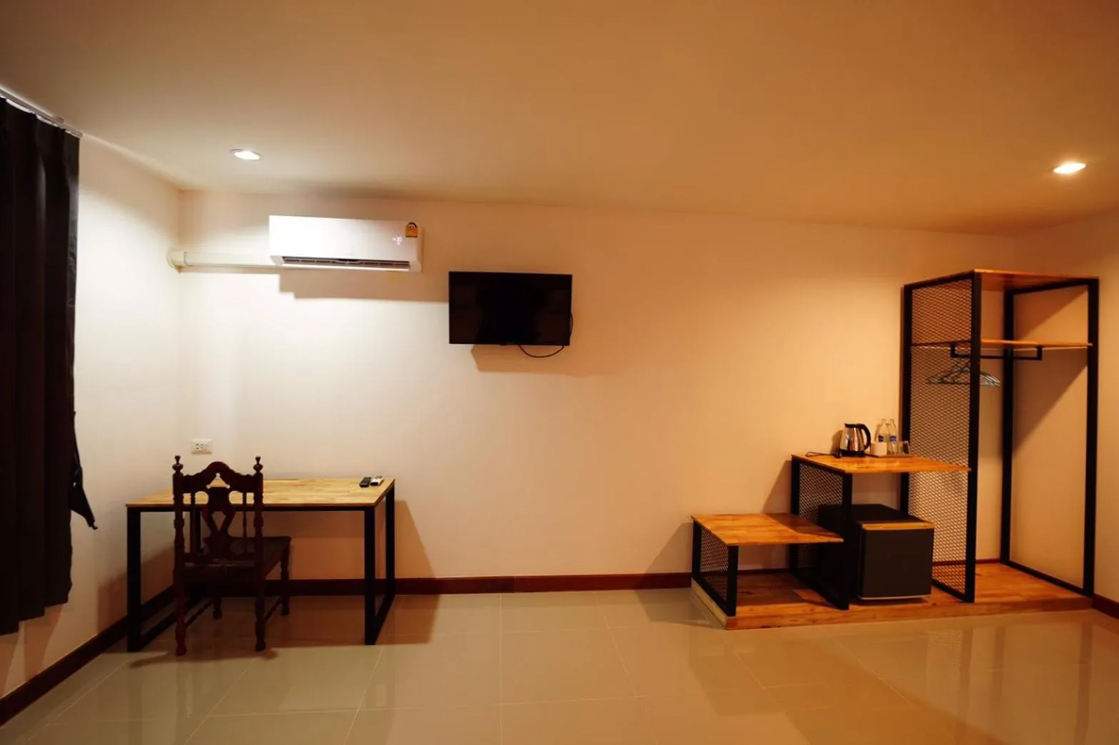 air conditioner in Windsor Hotel