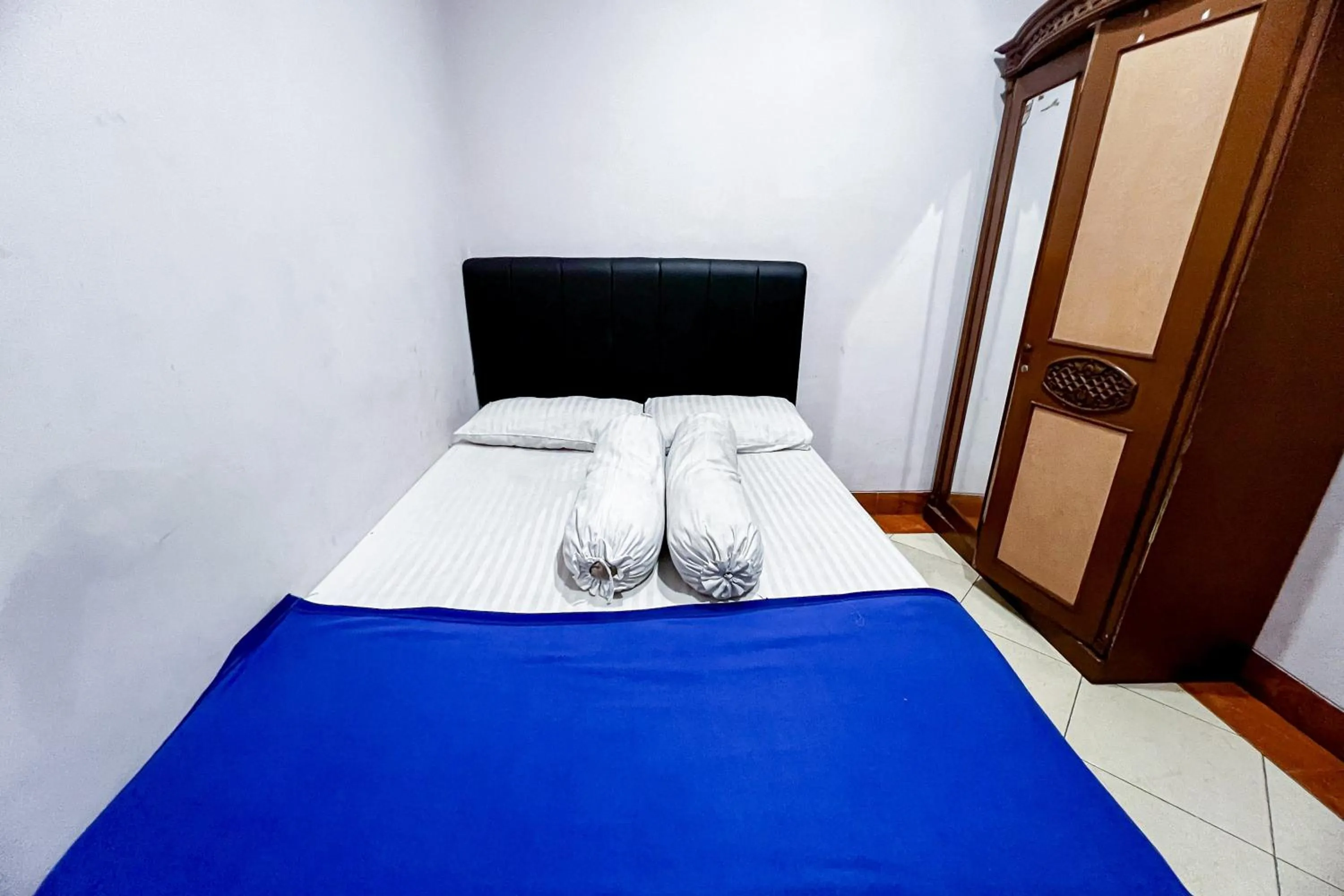 Bed in House Of Livina Mitra RedDoorz