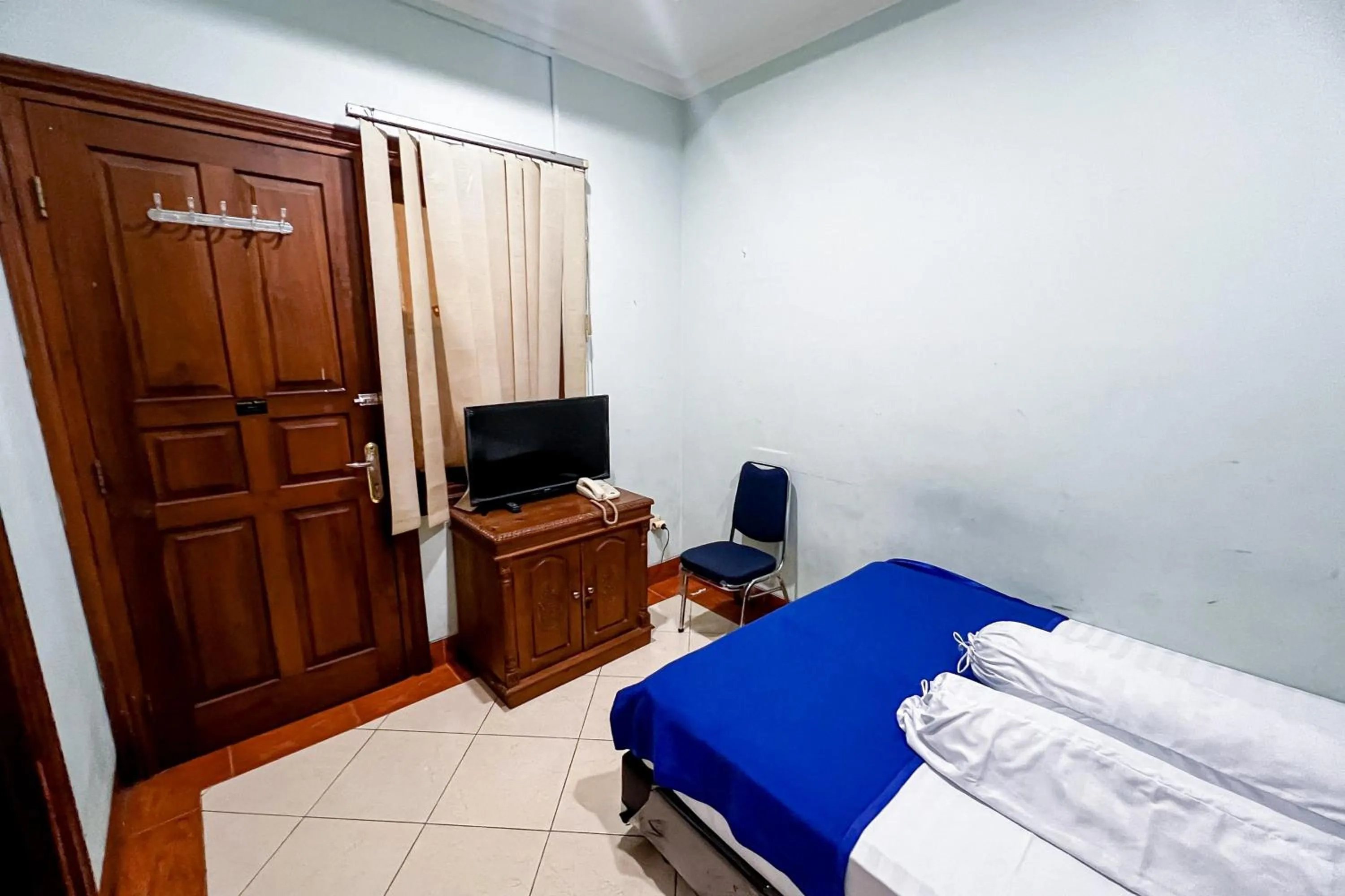 Bed in House Of Livina Mitra RedDoorz