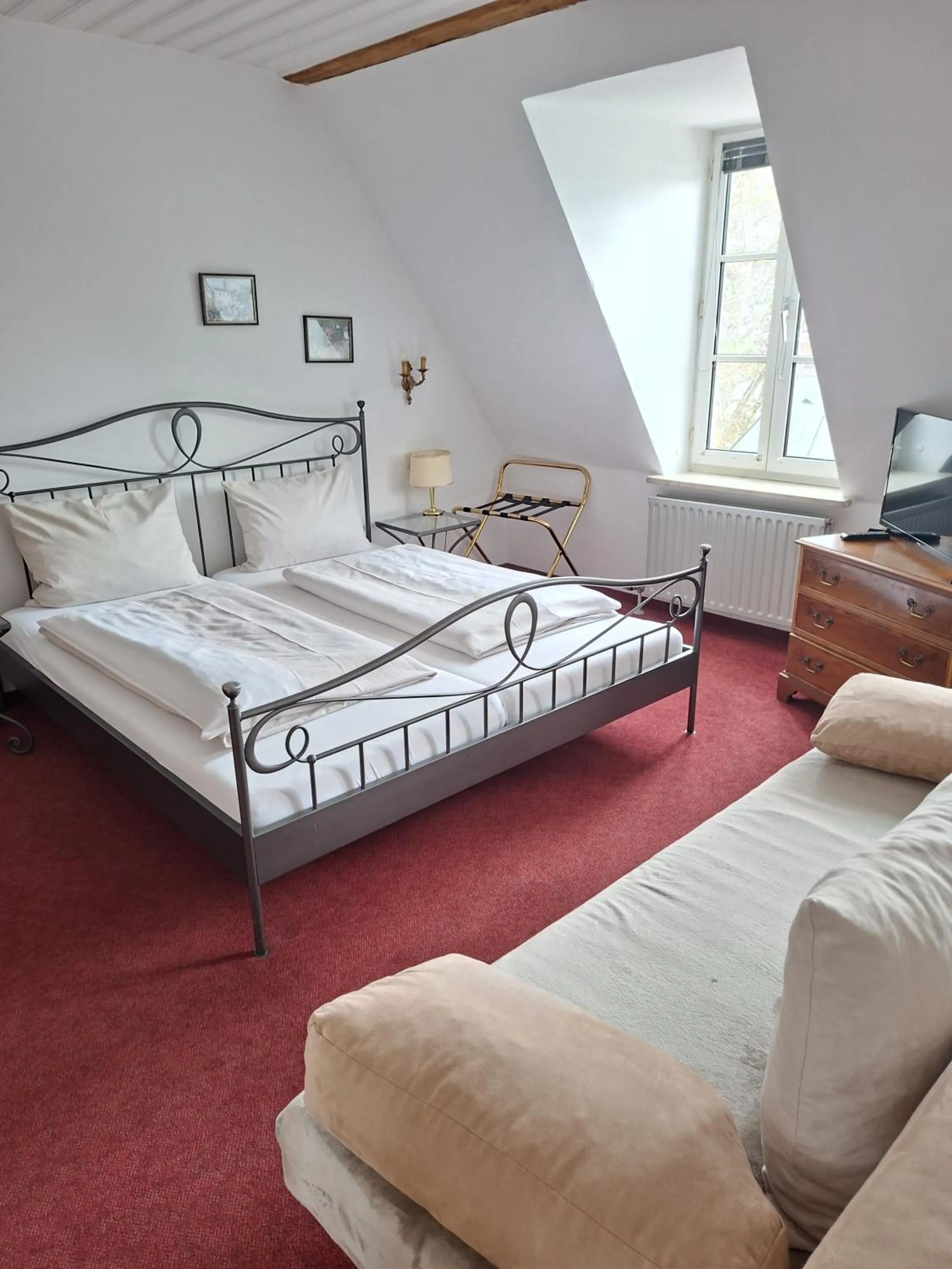 Photo of the whole room, Bed in Laimer Hof am Schloss Nymphenburg