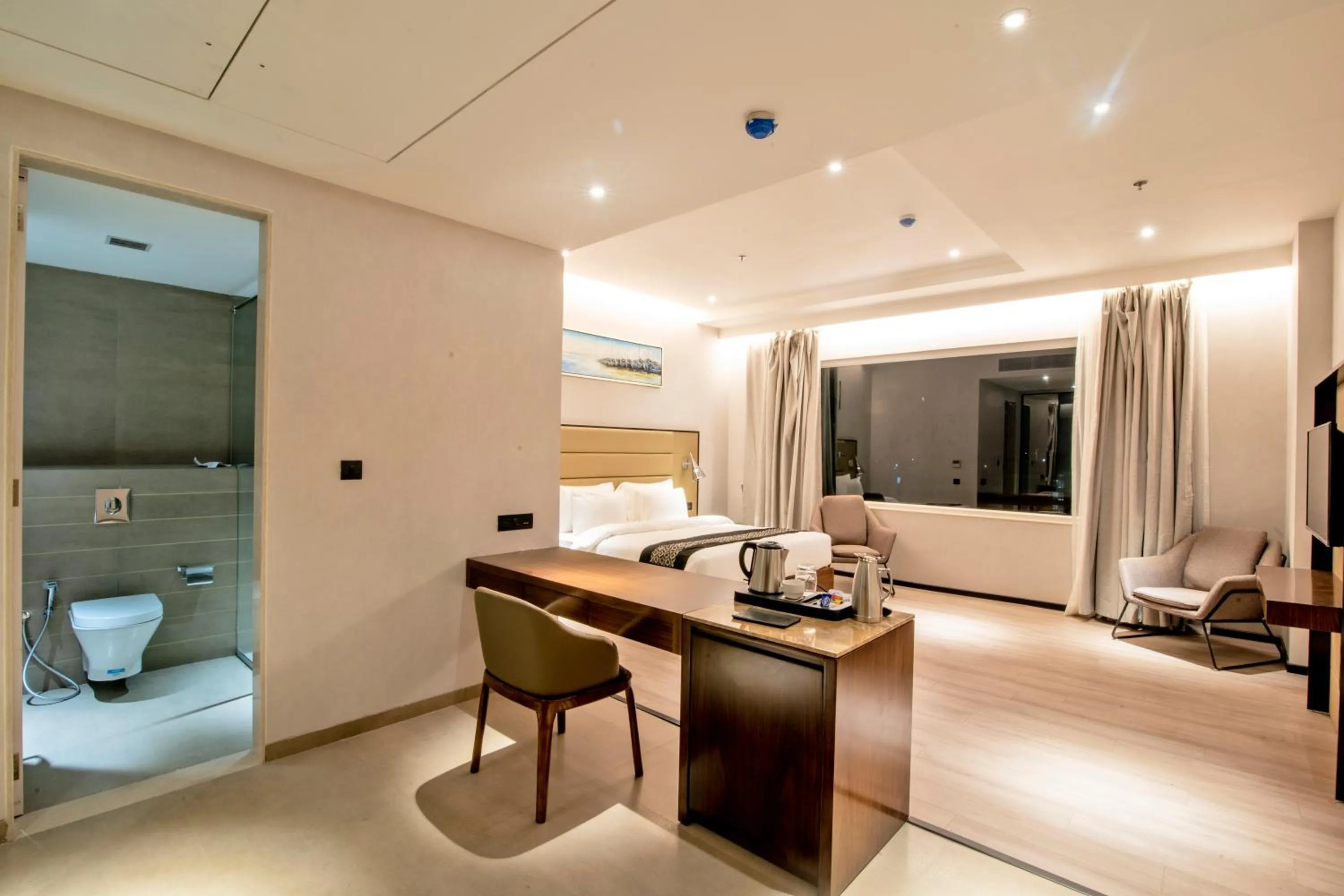 Photo of the whole room in Enrise by Sayaji Nashik