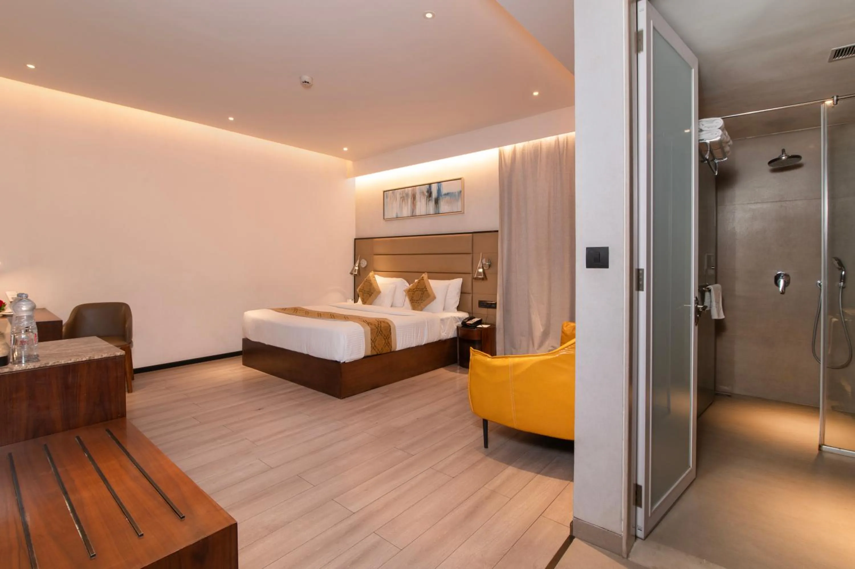 Bedroom, Bed in Enrise by Sayaji Nashik