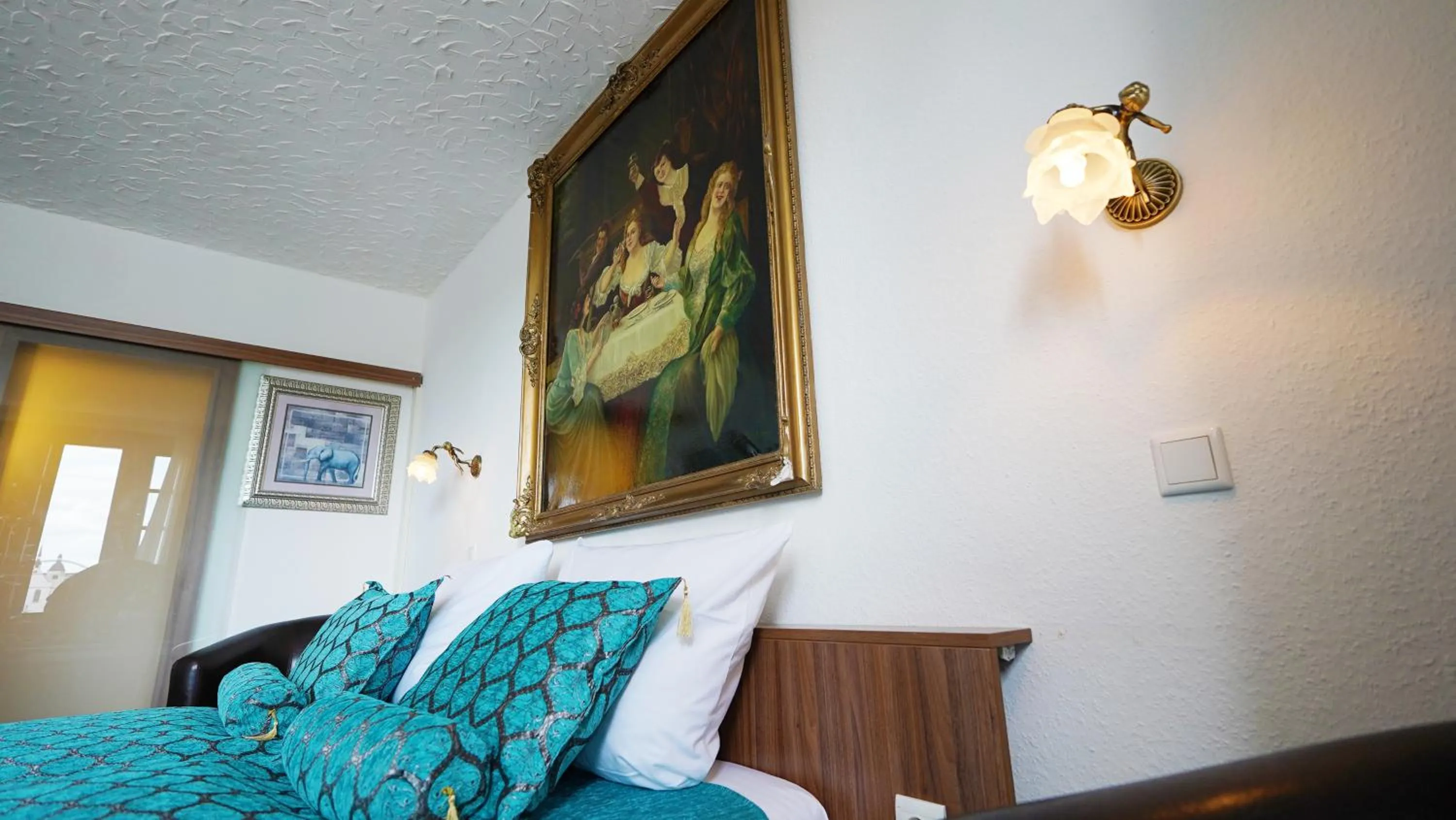 Bed in Hotel und Restaurant Löwenbräu Köln