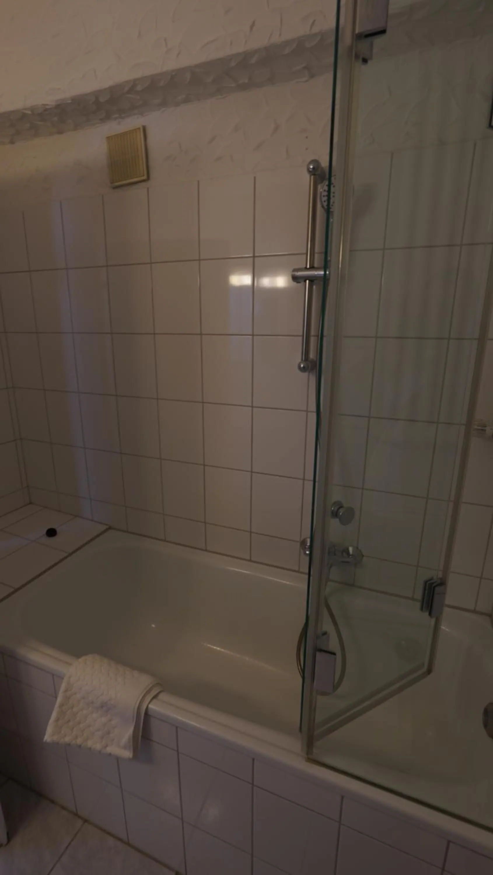 Bathroom in Hotel und Restaurant Löwenbräu Köln