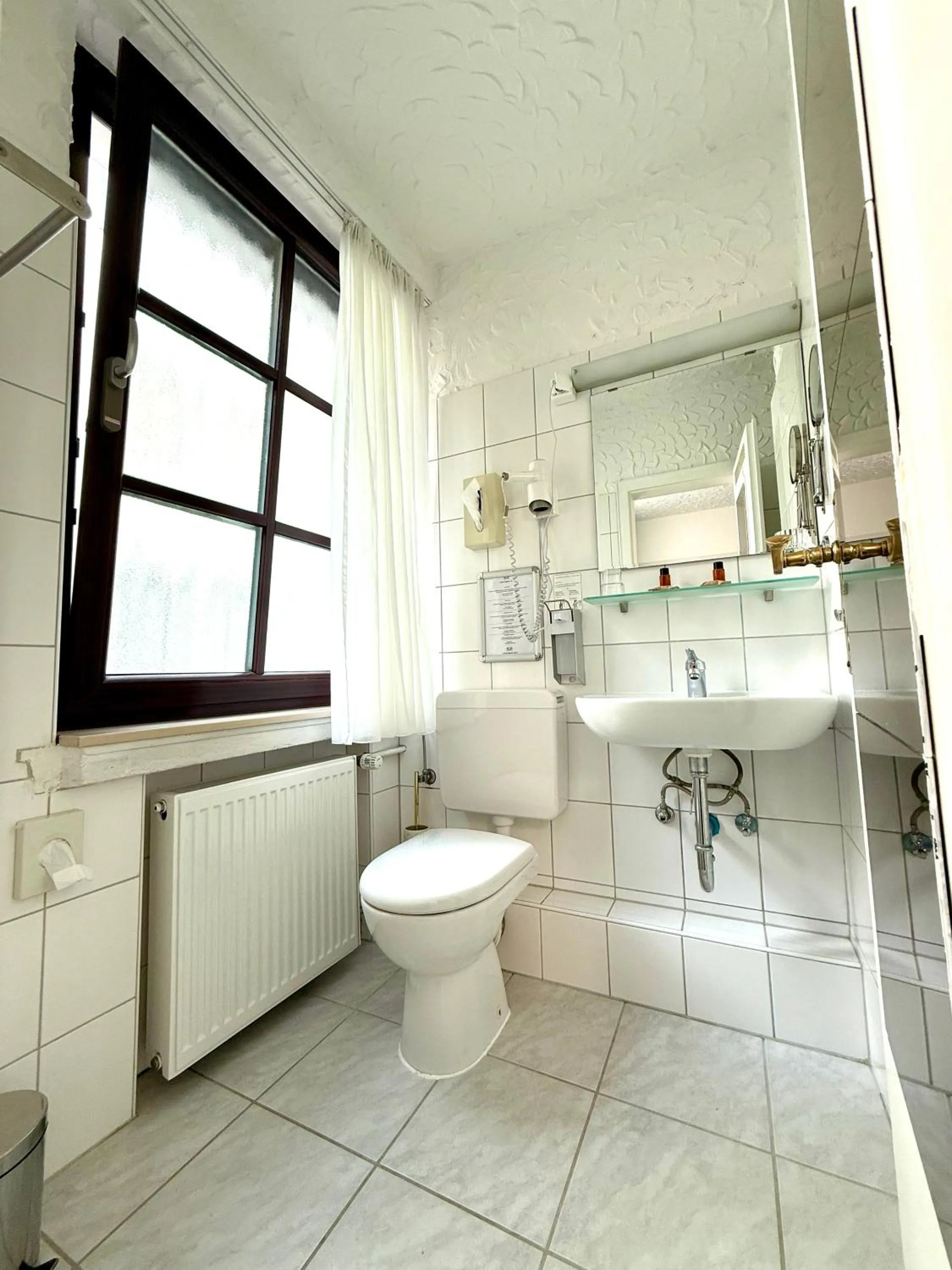 Bathroom in Hotel und Restaurant Löwenbräu Köln