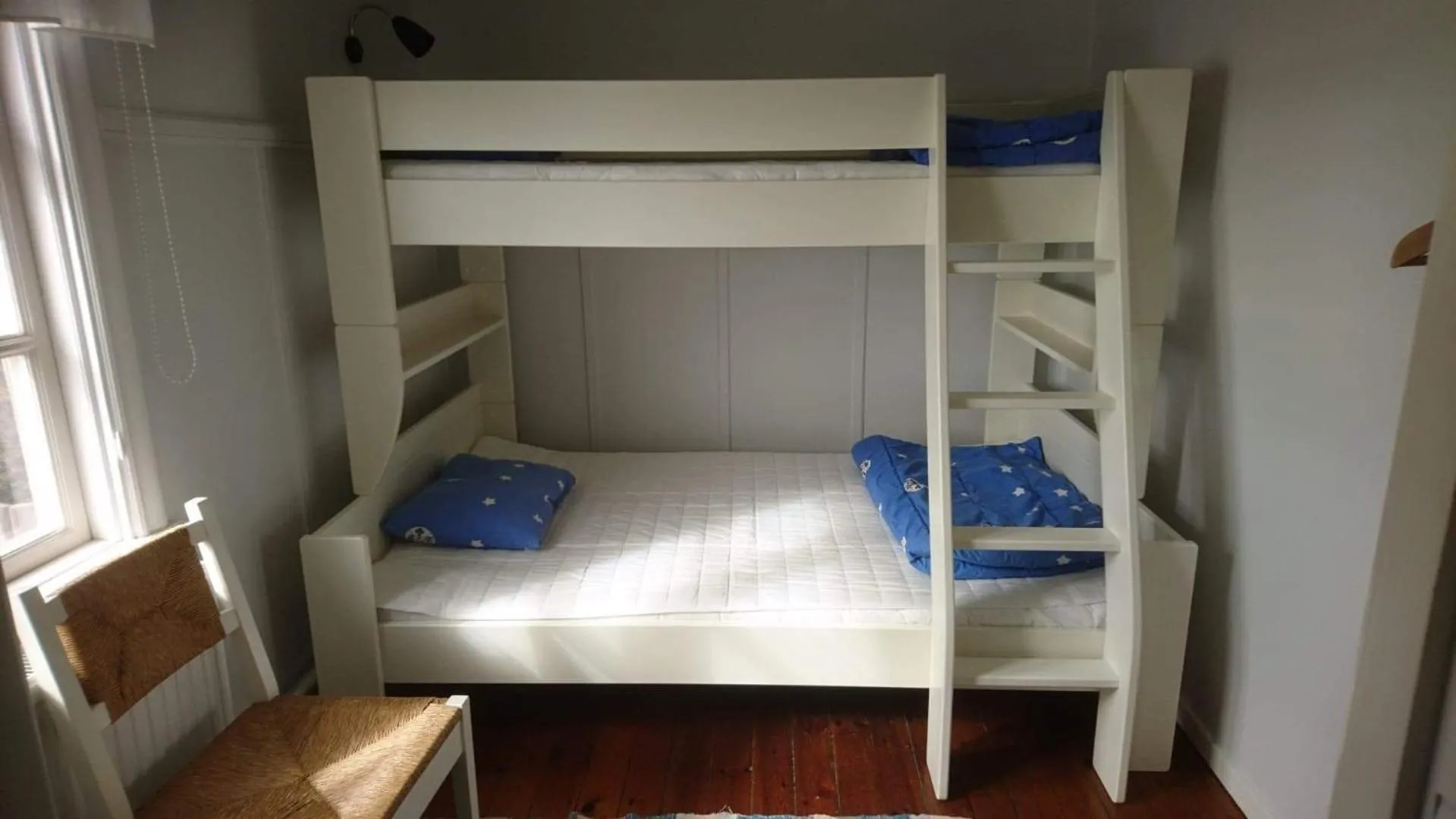 bunk bed, Bed in Vandrarhemmet Lotsen