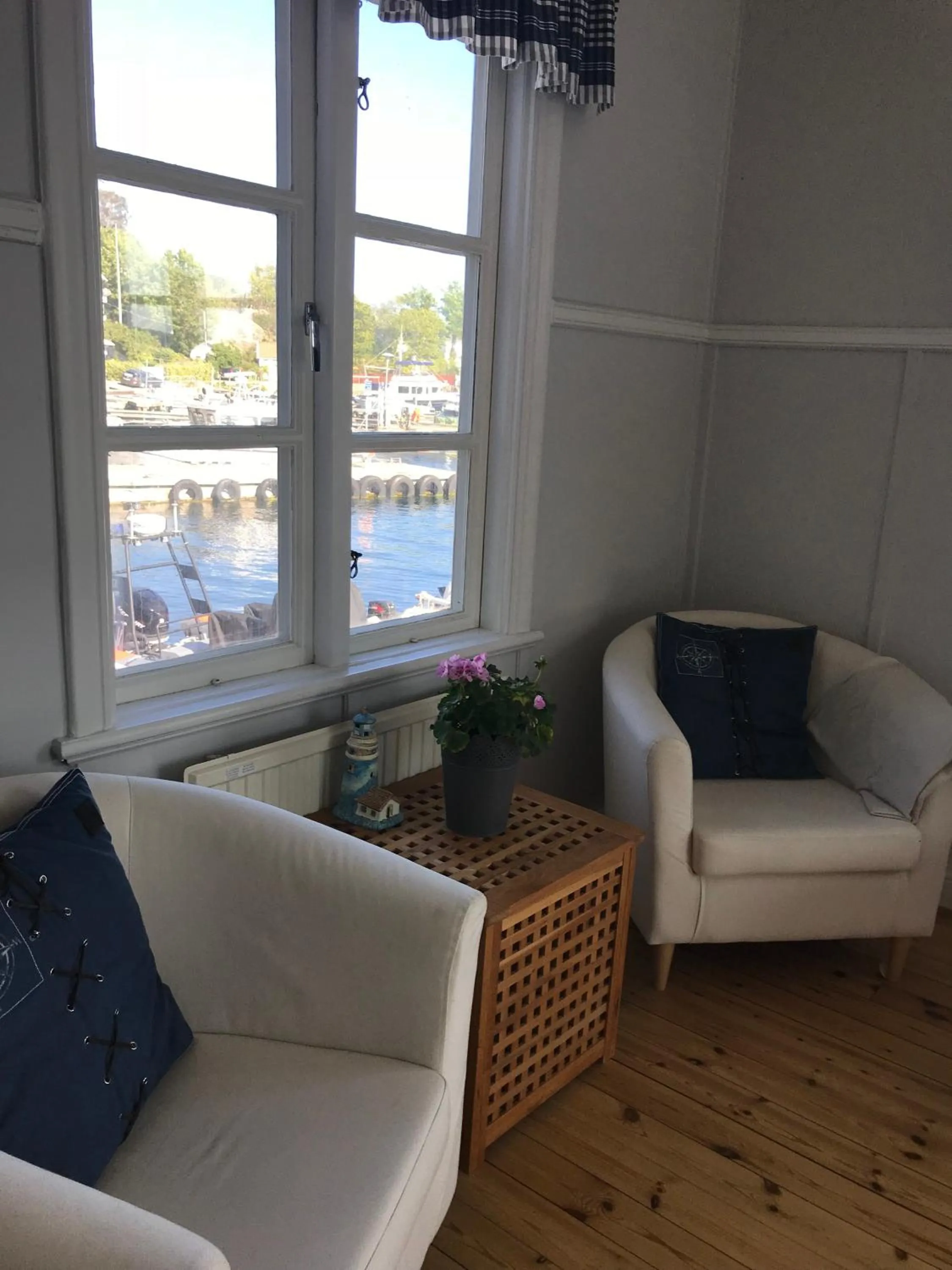 Living room in Vandrarhemmet Lotsen