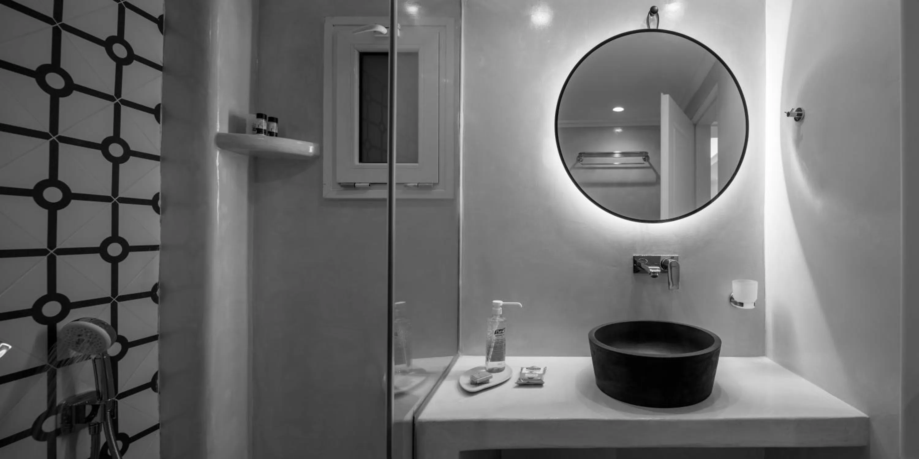 Bathroom in Villa Renos Hotel