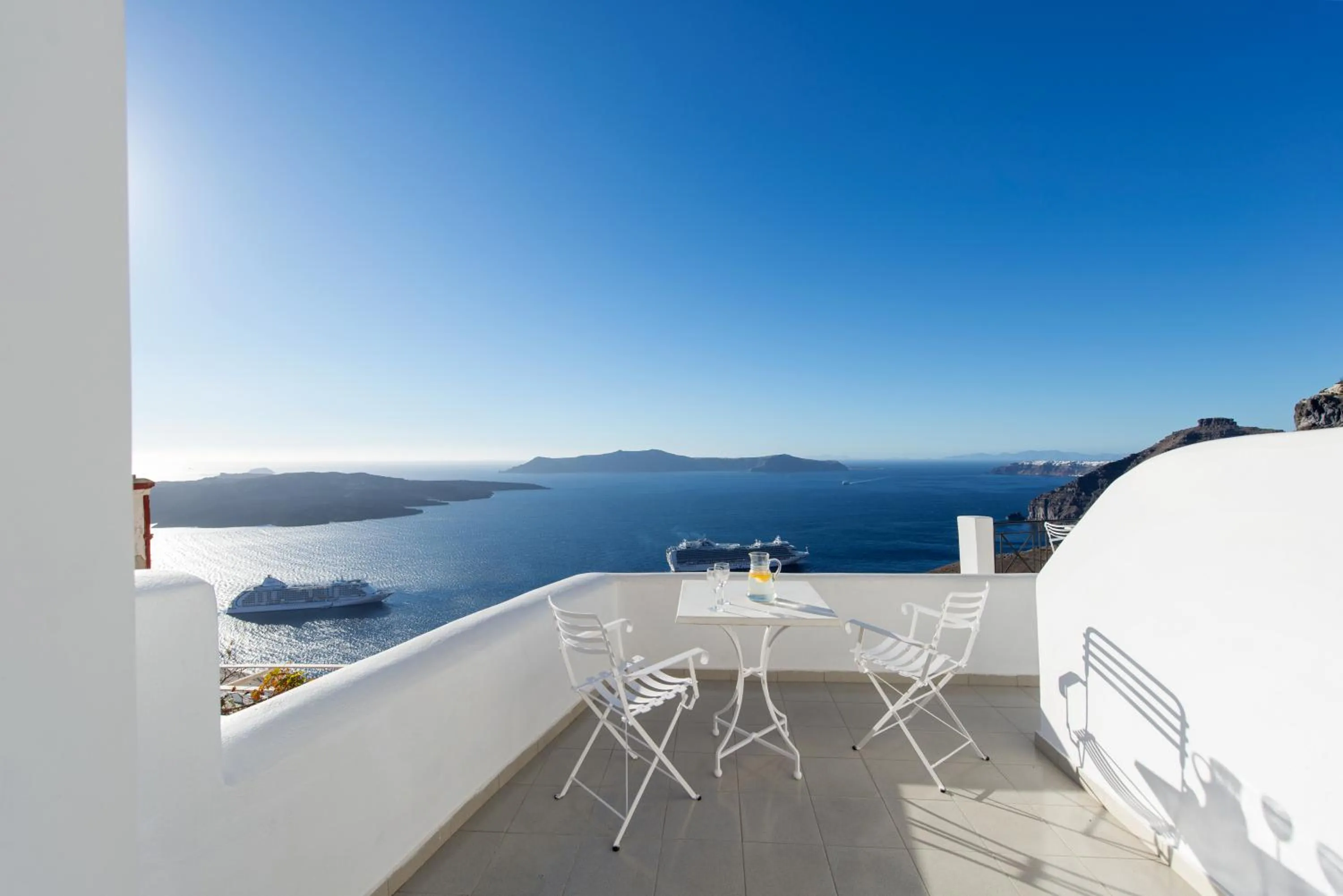 Day in Villa Renos Hotel