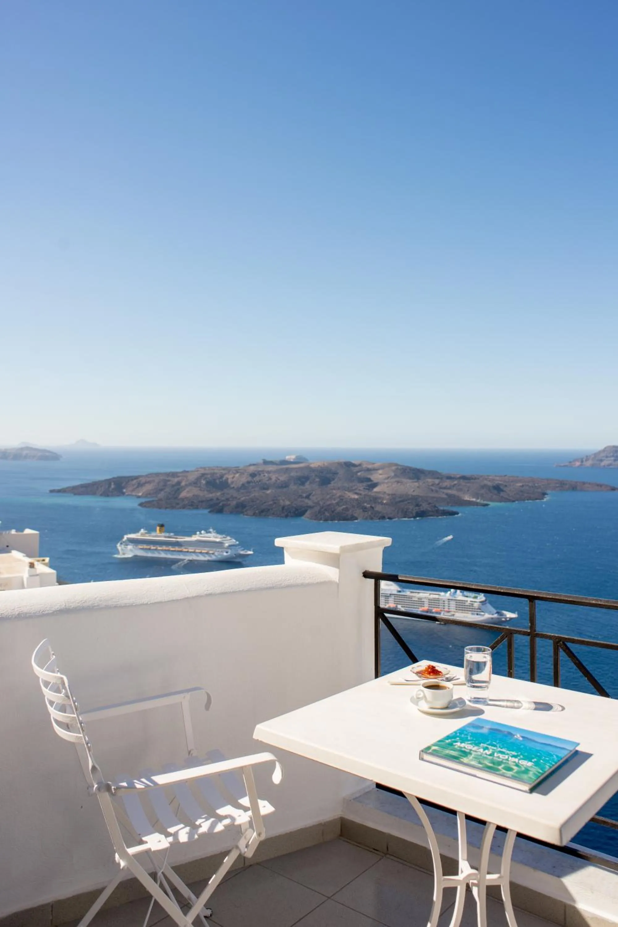 Day in Villa Renos Hotel