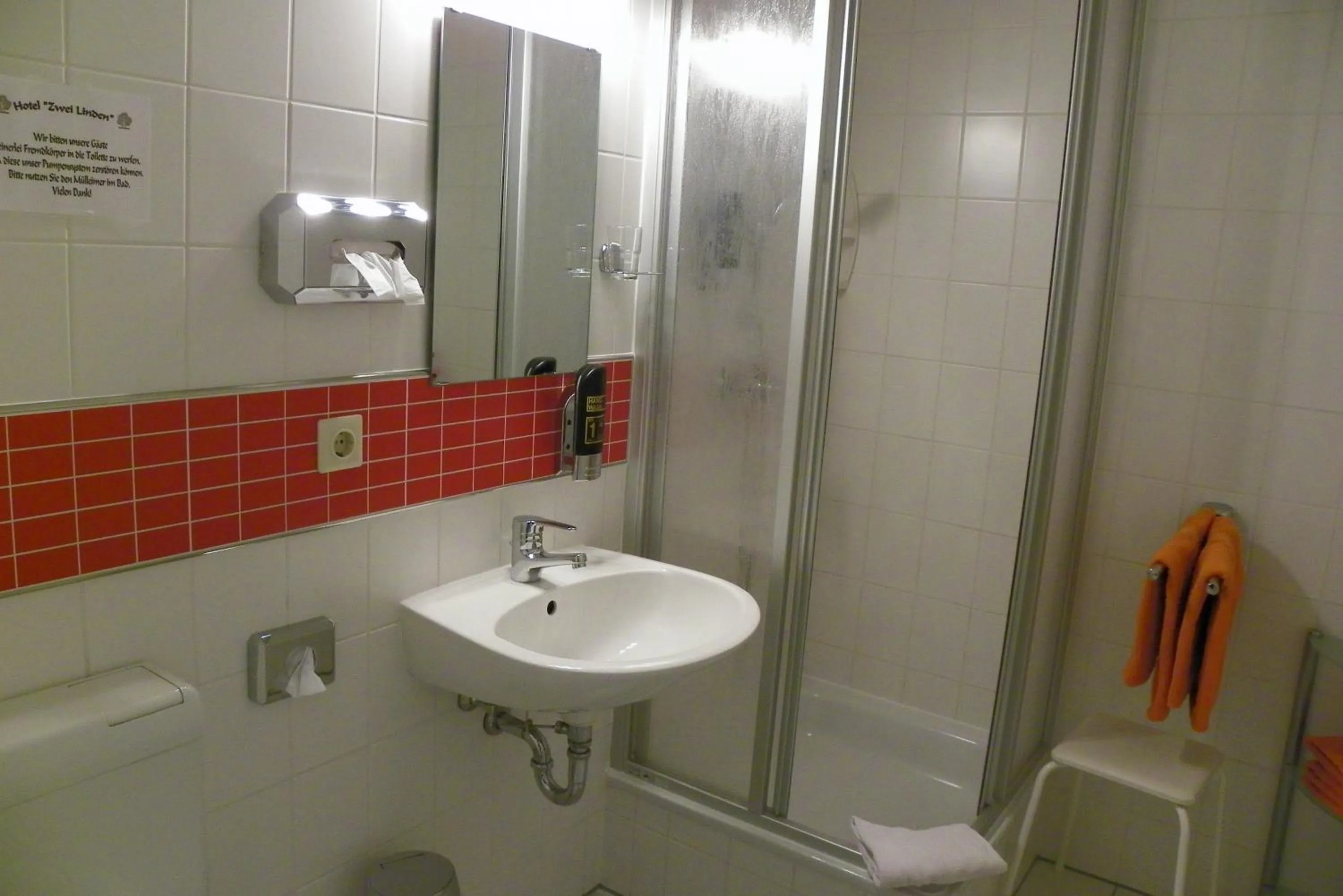 Bathroom in Hotel Zwei Linden