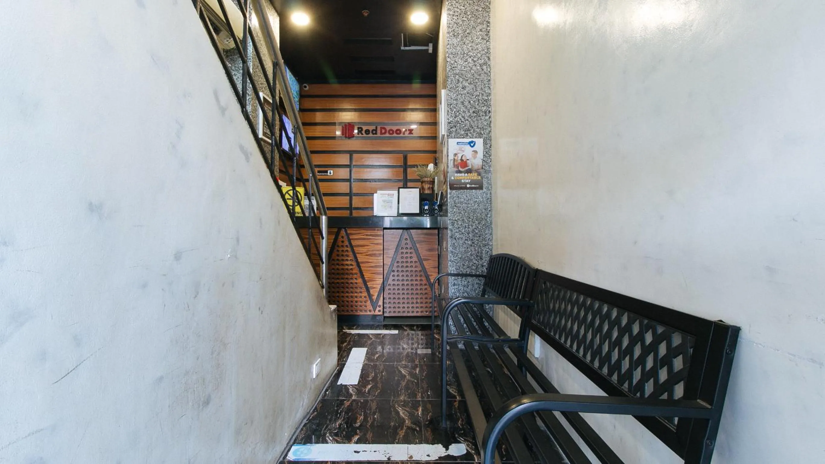 Lobby or reception in RedDoorz near Quiapo Church Manila