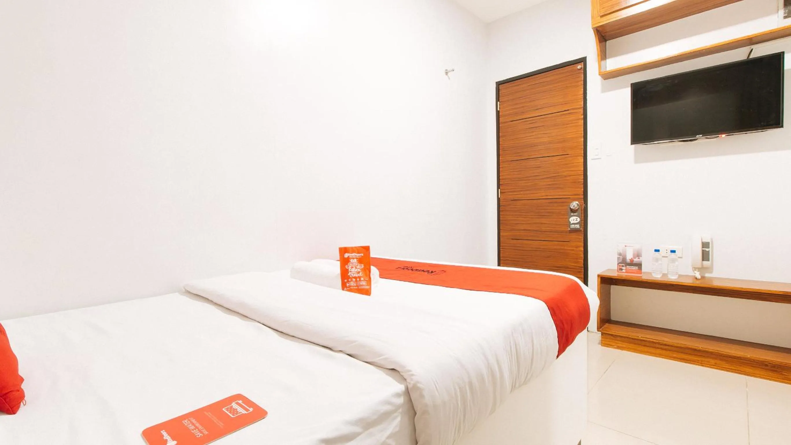 Bed in RedDoorz near Quiapo Church Manila