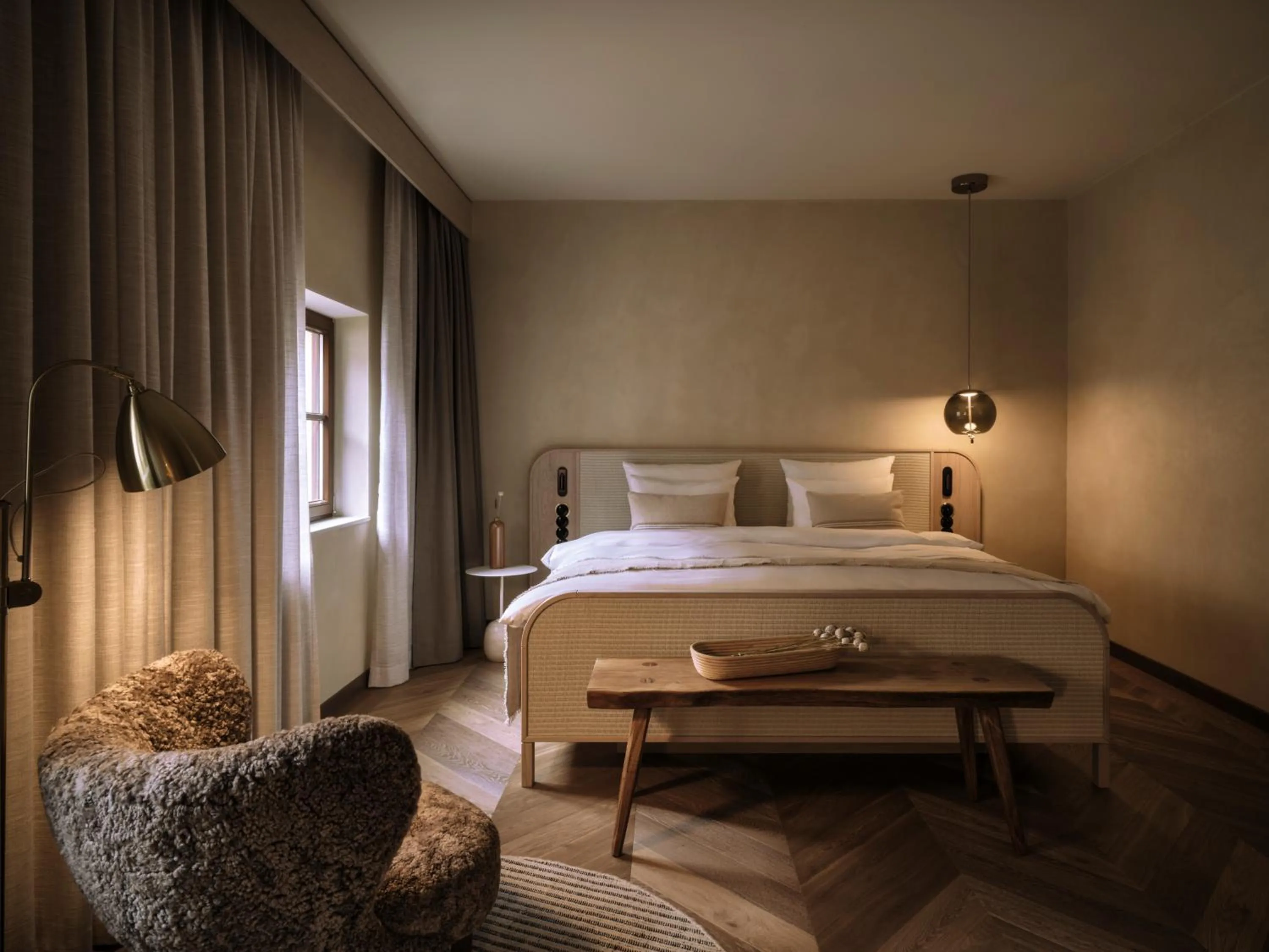 Photo of the whole room, Bed in Platzl Hotel - Superior