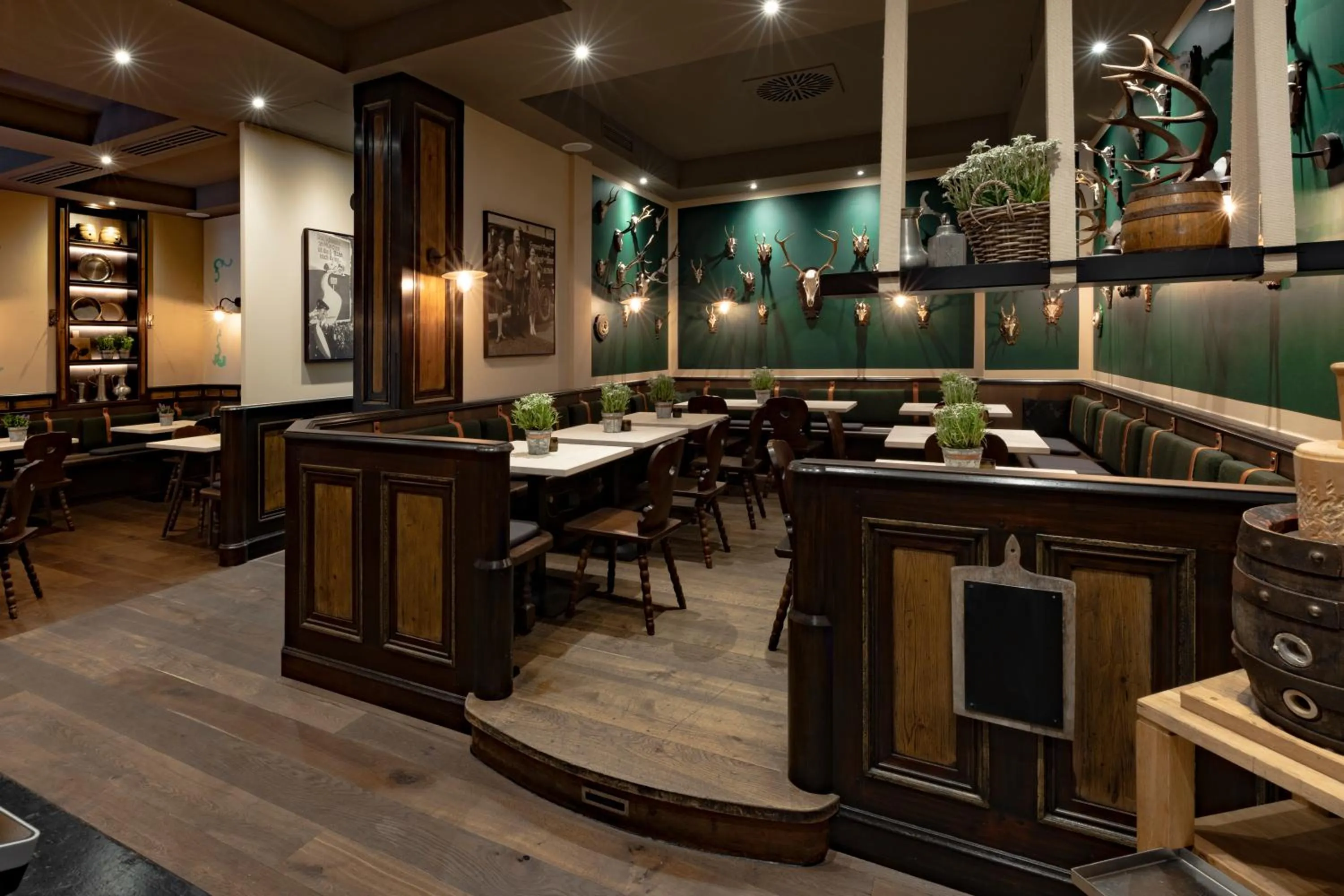 Restaurant/places to eat in Platzl Hotel - Superior