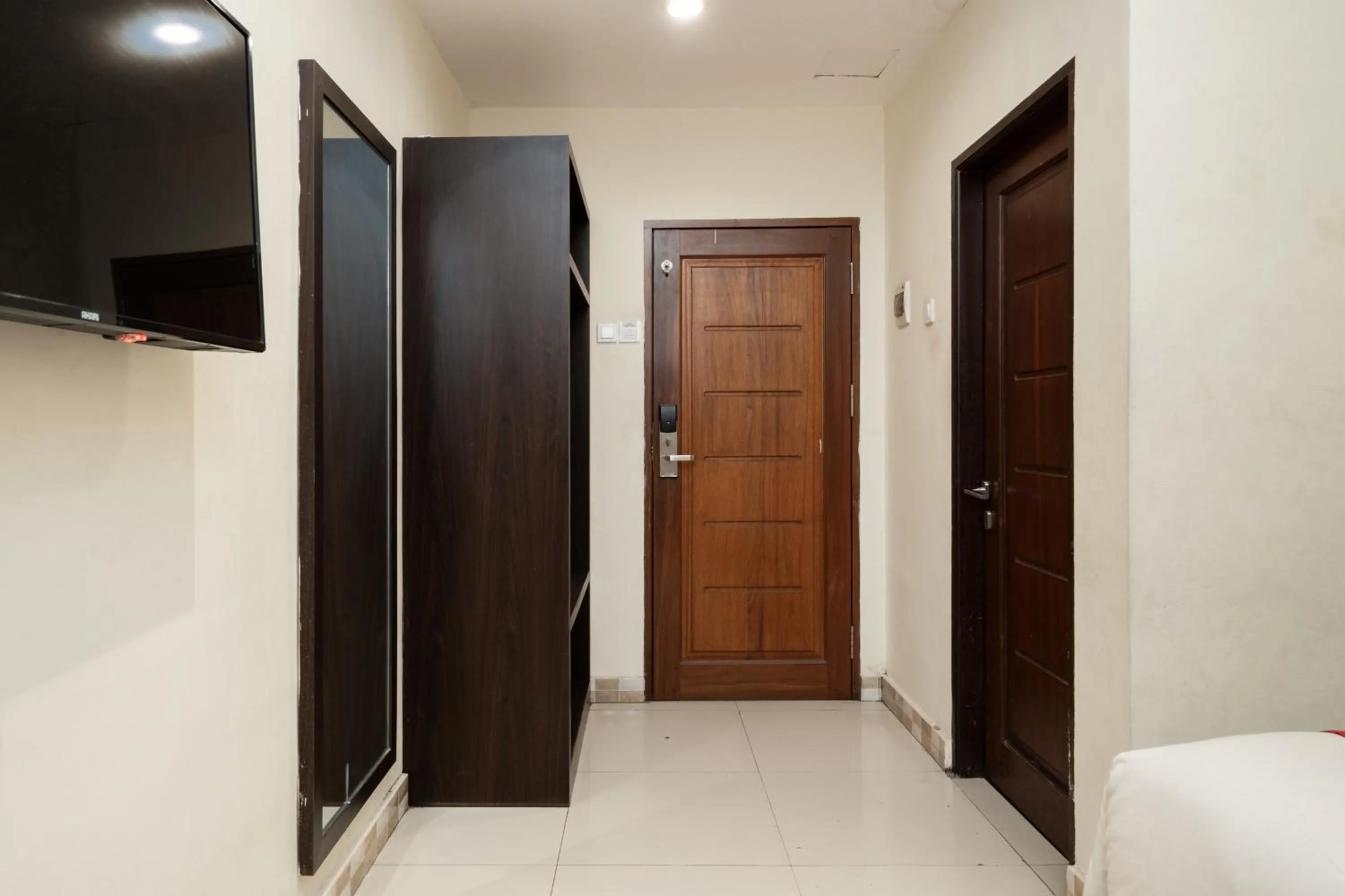 TV and multimedia in RedDoorz Plus @ Siradj Salman Samarinda