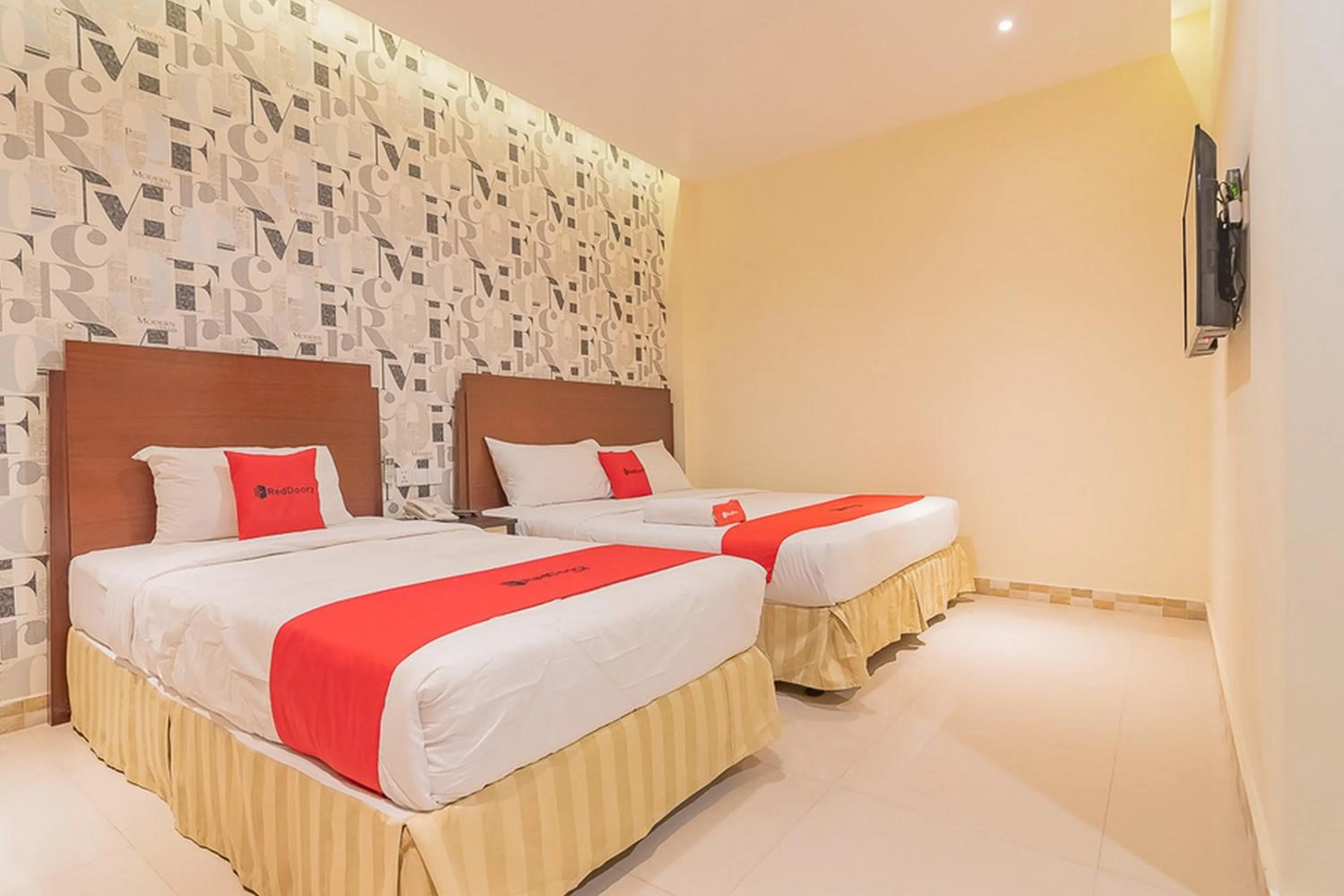 Bed in RedDoorz Plus @ Siradj Salman Samarinda