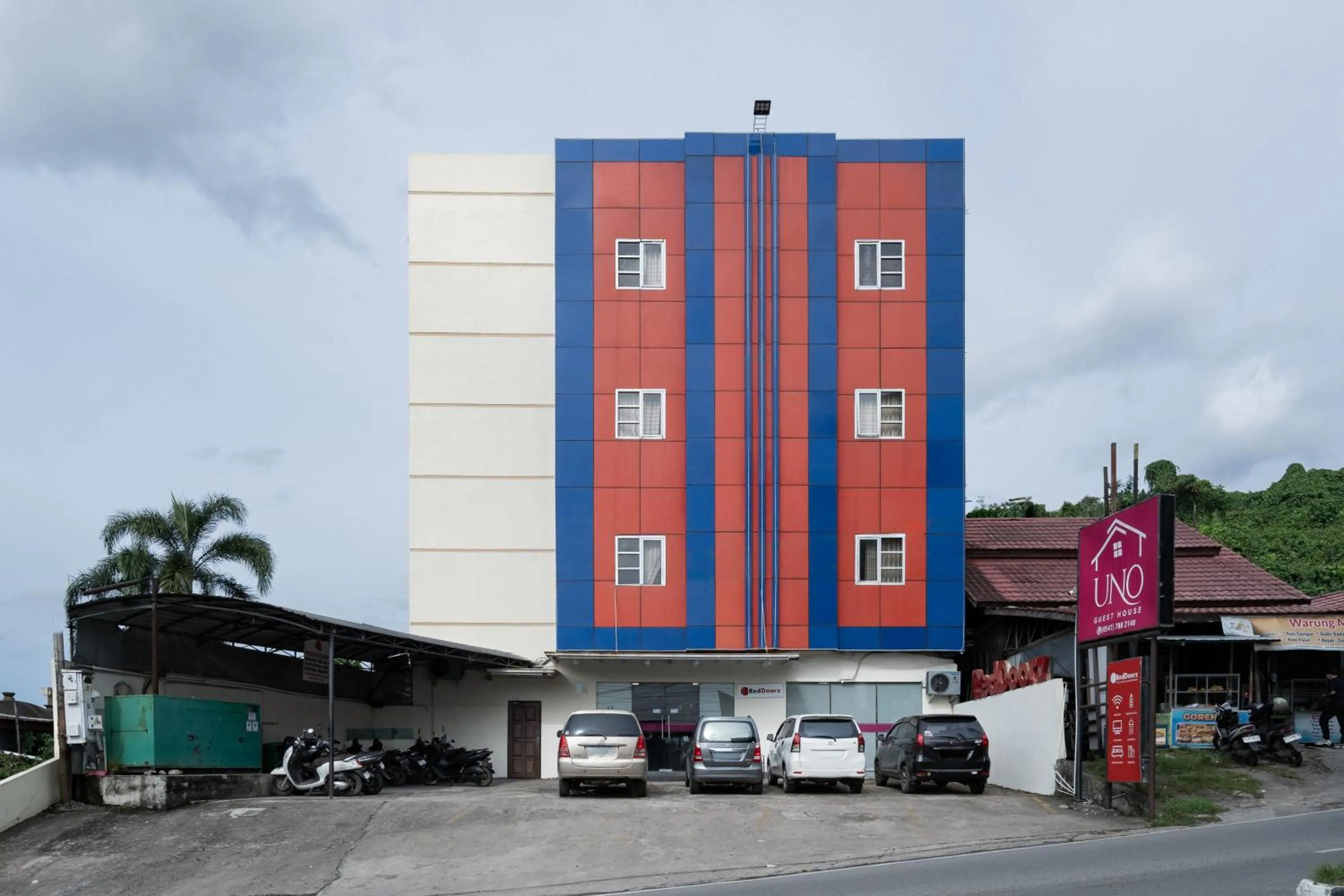 Facade/entrance in RedDoorz Plus @ Siradj Salman Samarinda