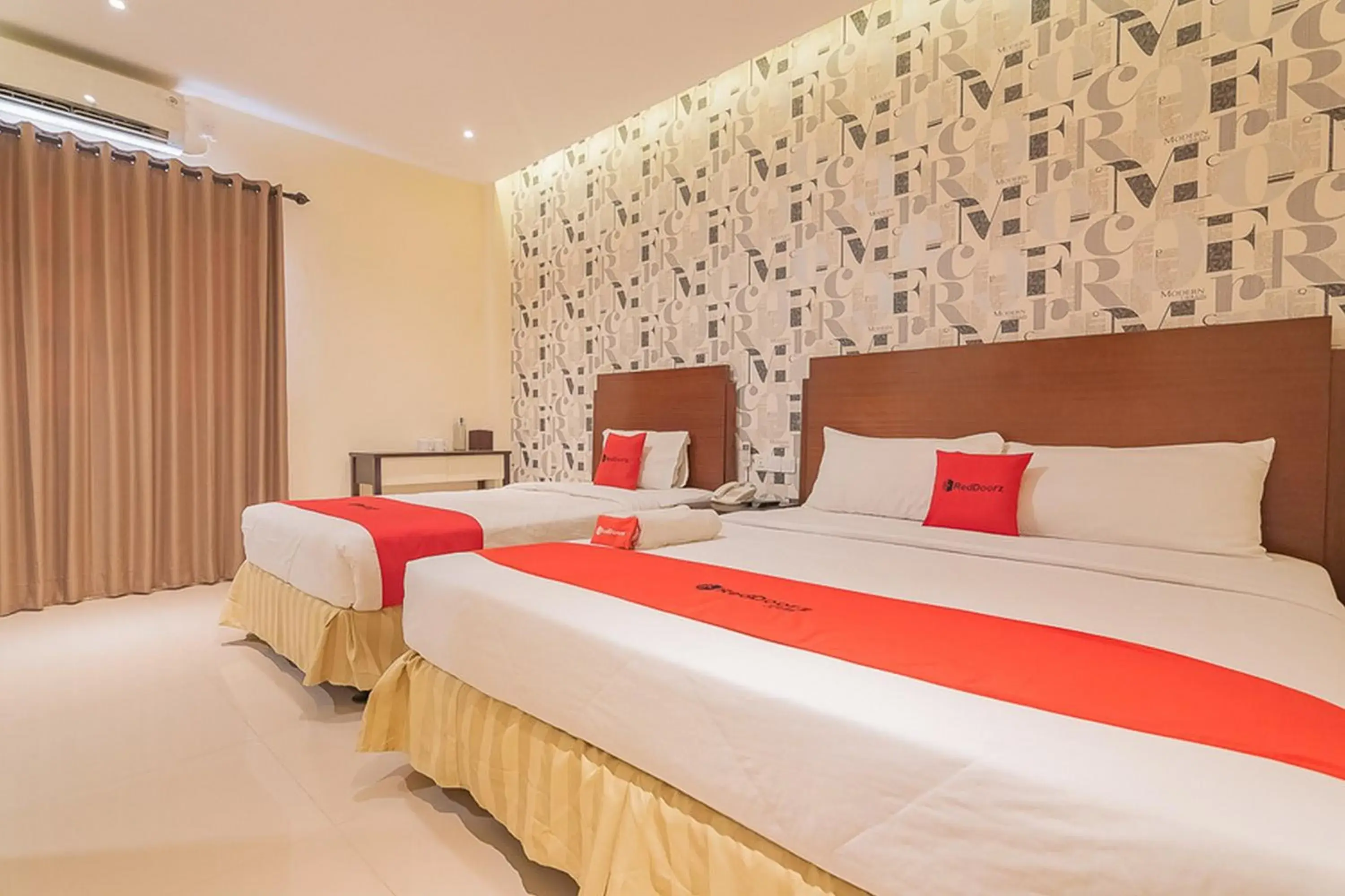 Suite in RedDoorz Plus @ Siradj Salman Samarinda Suite in RedDoorz Plus @ Siradj Salman Samarinda