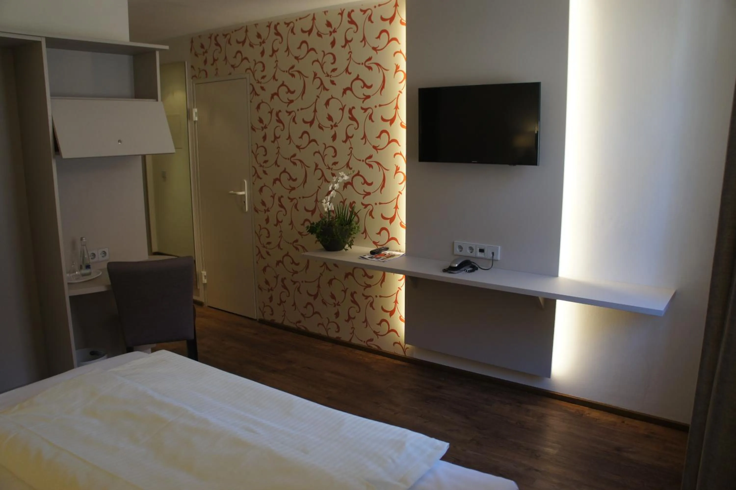 Decorative detail, Bed in Stadthotel Engel