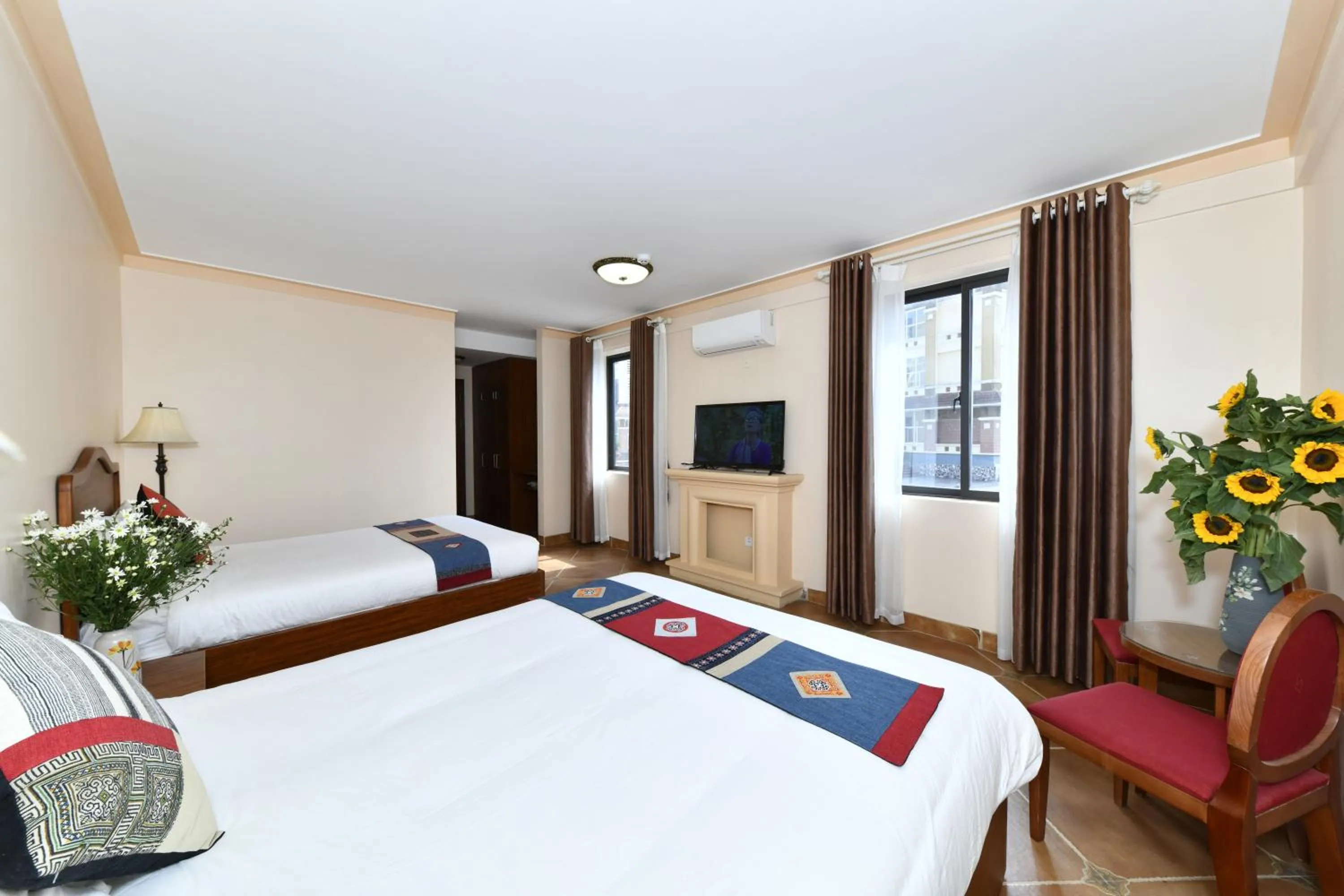 TV and multimedia, Bed in Sapa Symphony Hotel