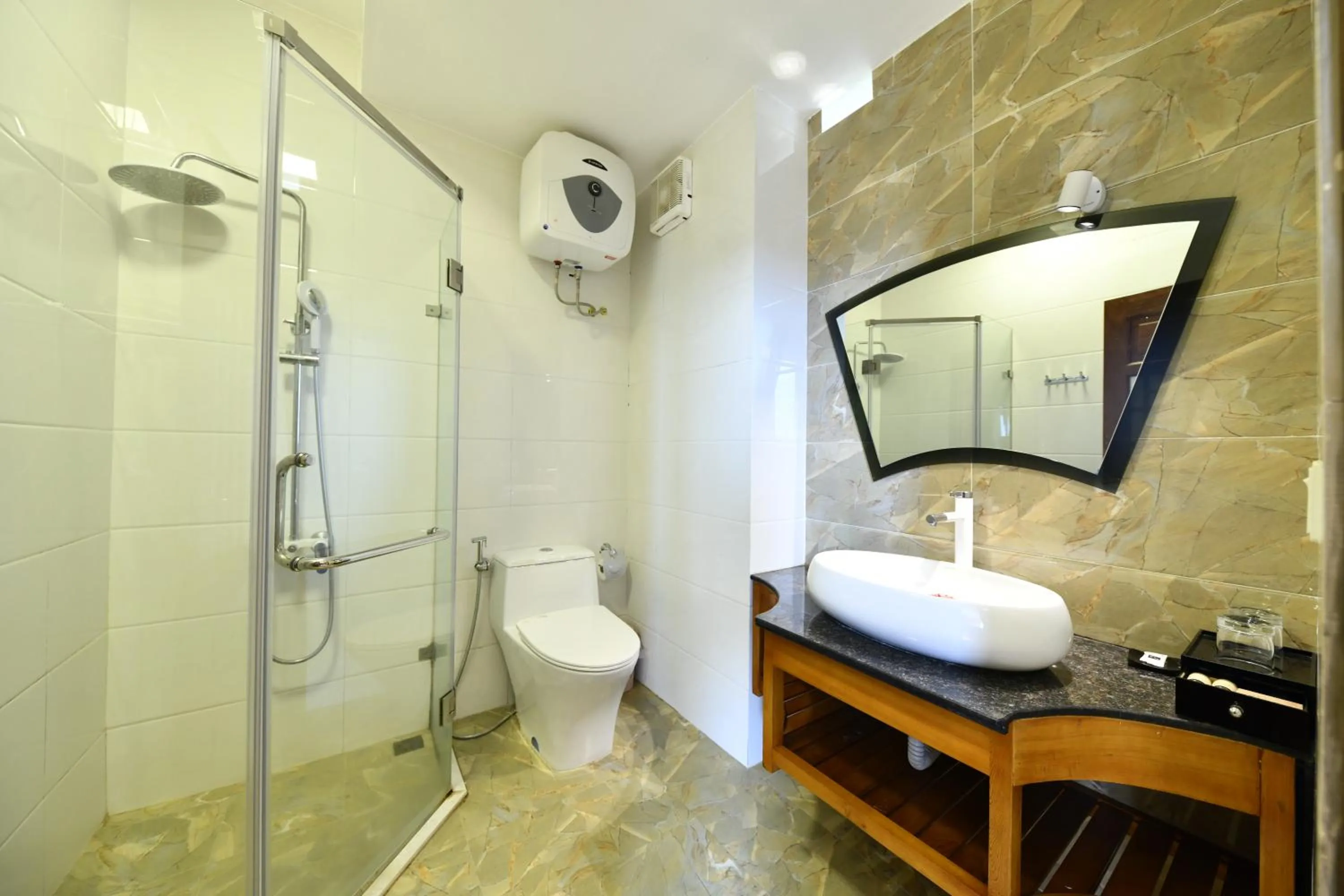 Shower in Sapa Symphony Hotel