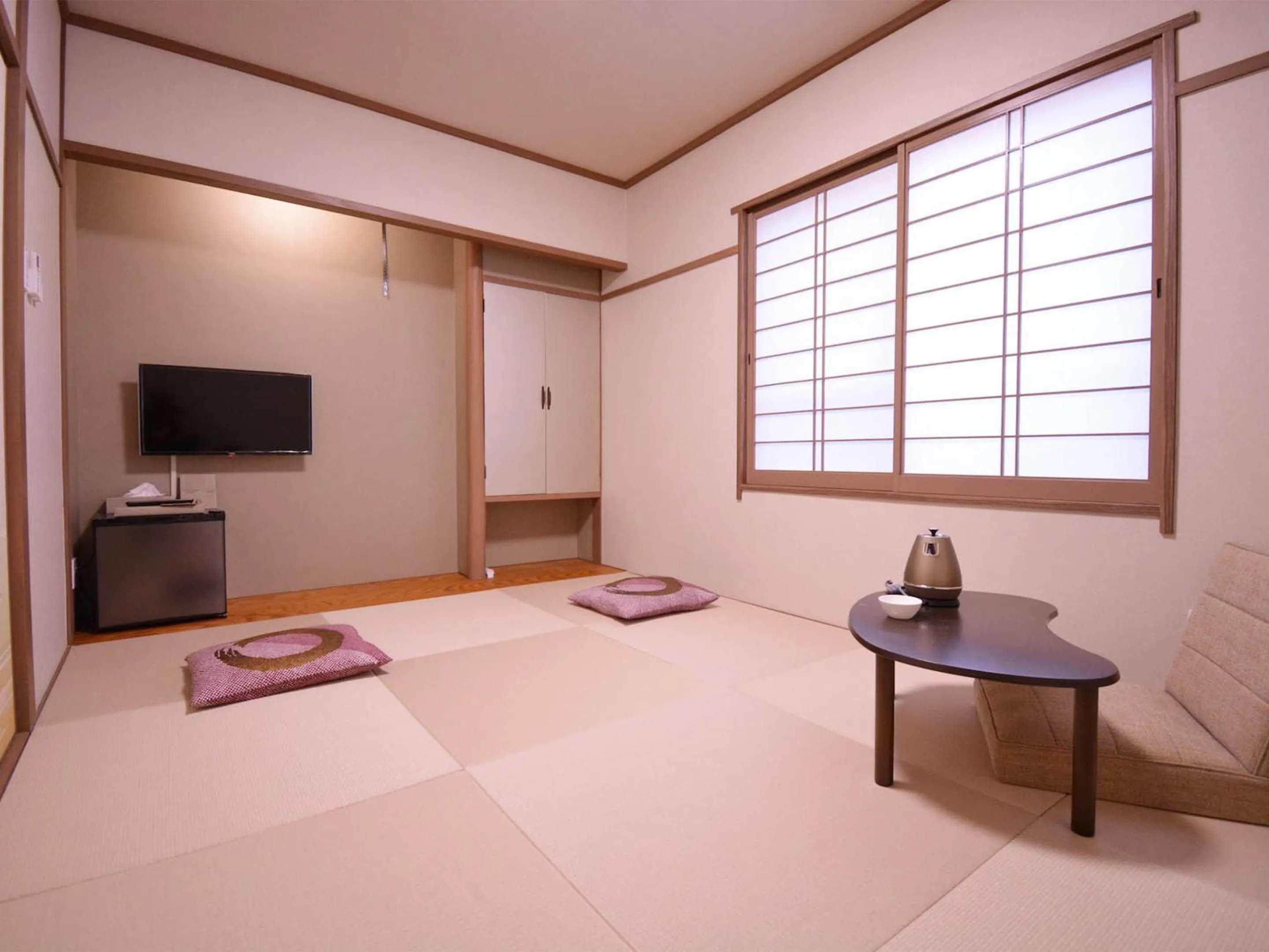 Photo of the whole room in Shirahama no Yado Daigo