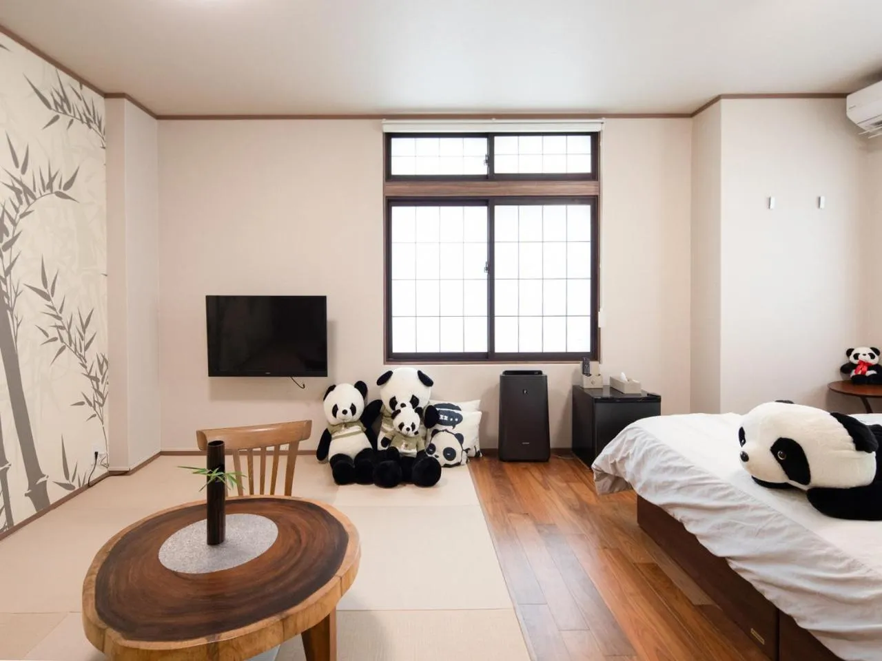 Bed in Shirahama no Yado Daigo