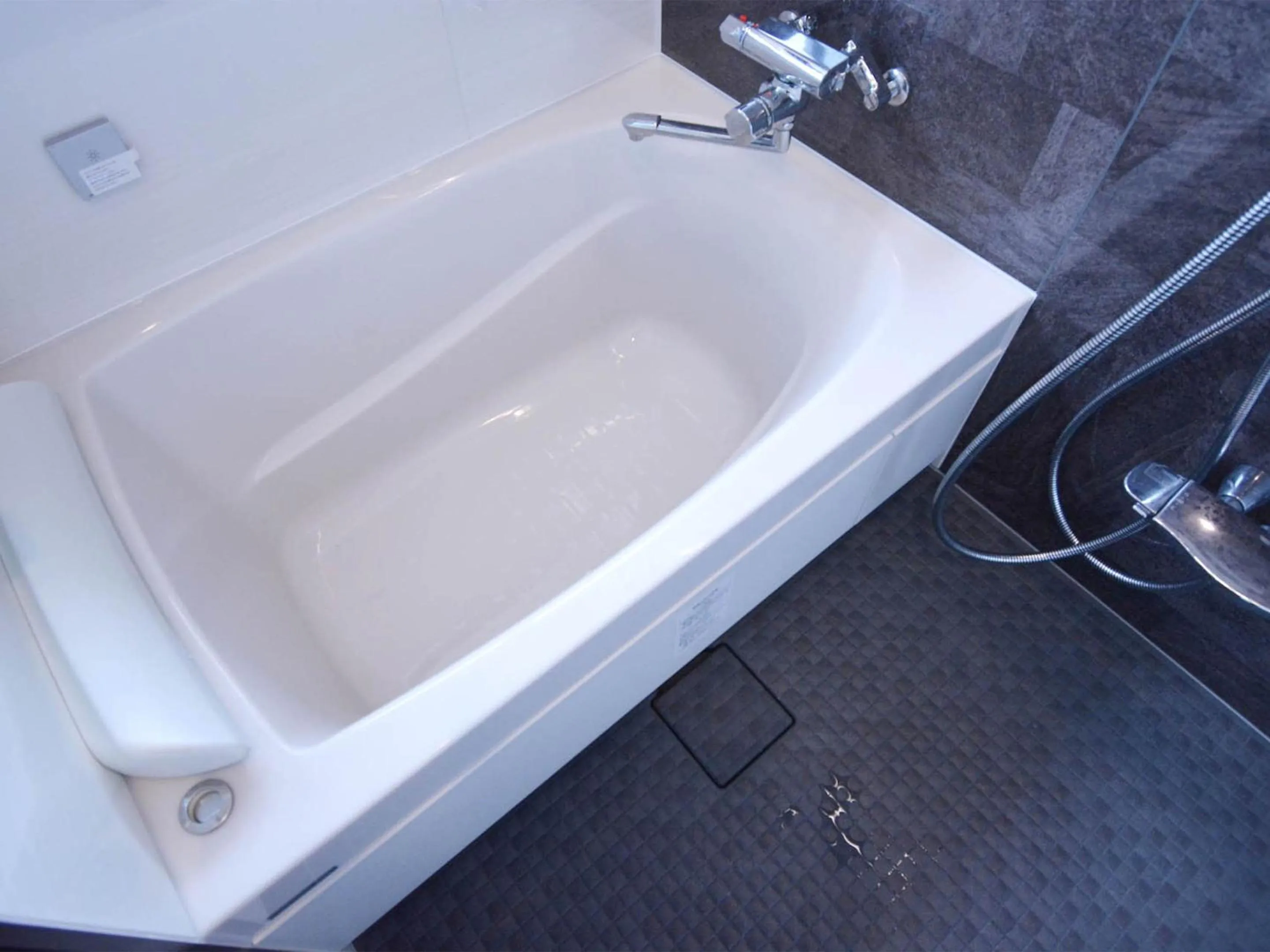 Bathroom in Shirahama no Yado Daigo