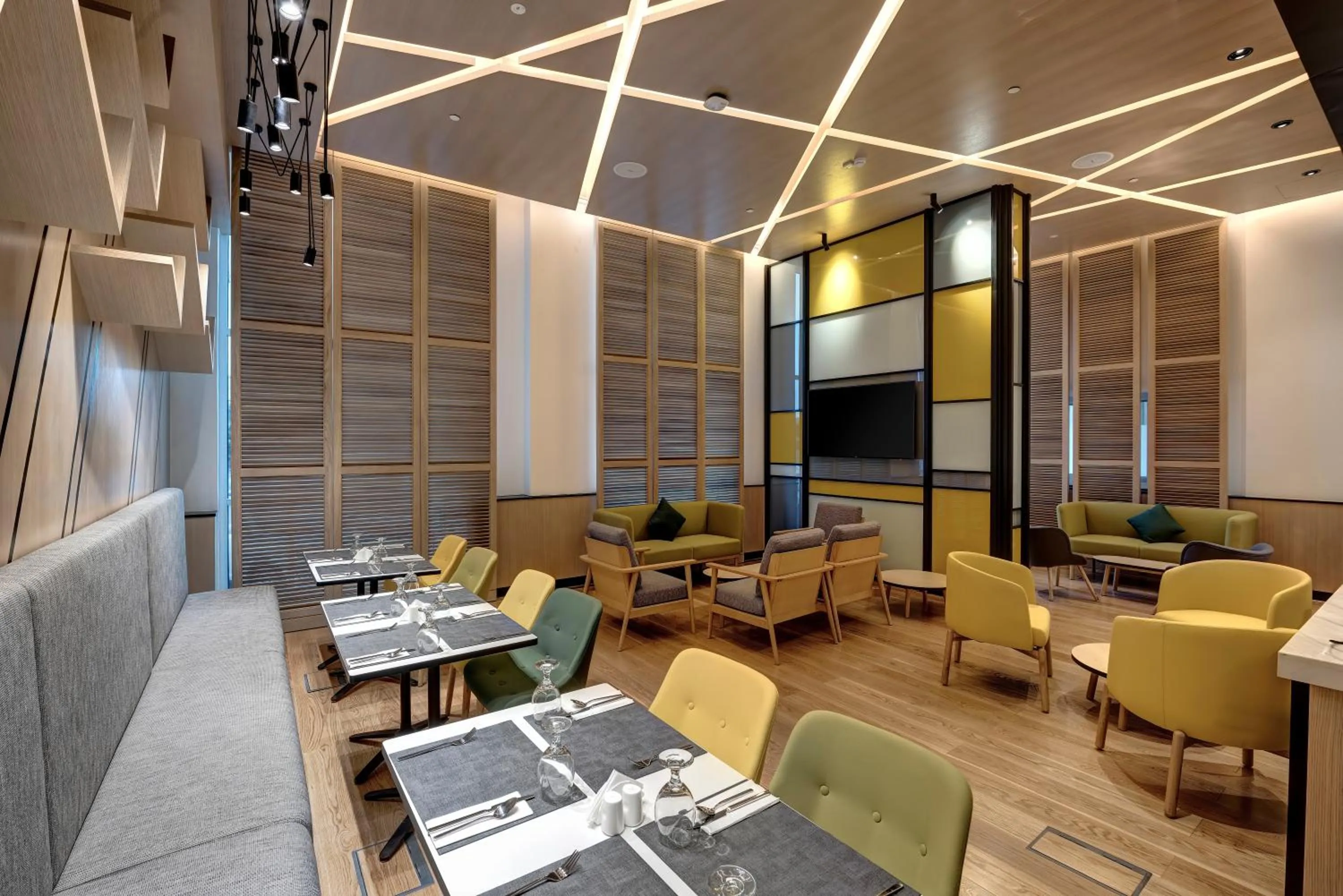 Restaurant/places to eat in URBAN Al Khoory Hotel