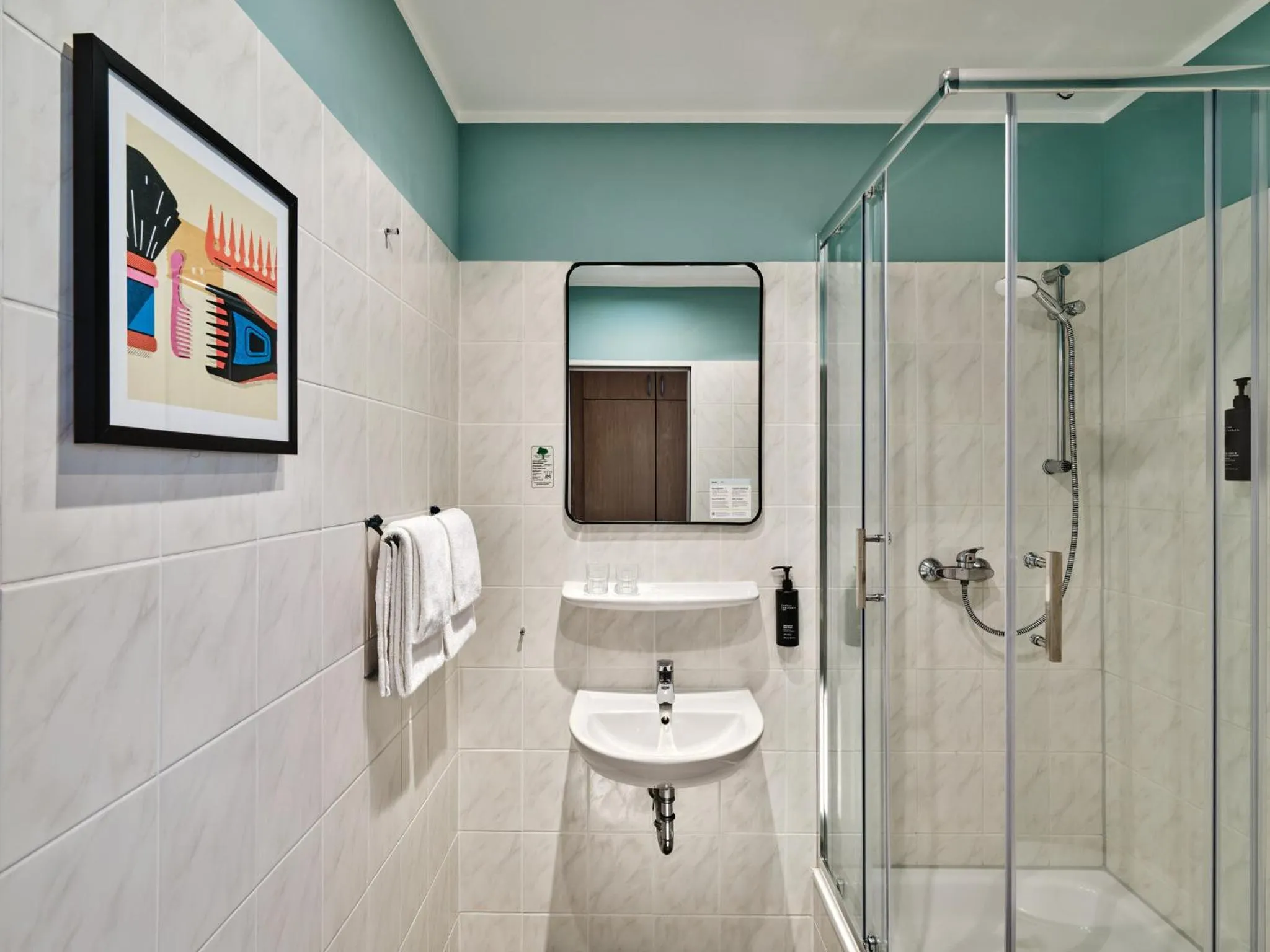 Bathroom in Garner Hotel Berlin - Schöneberg by IHG