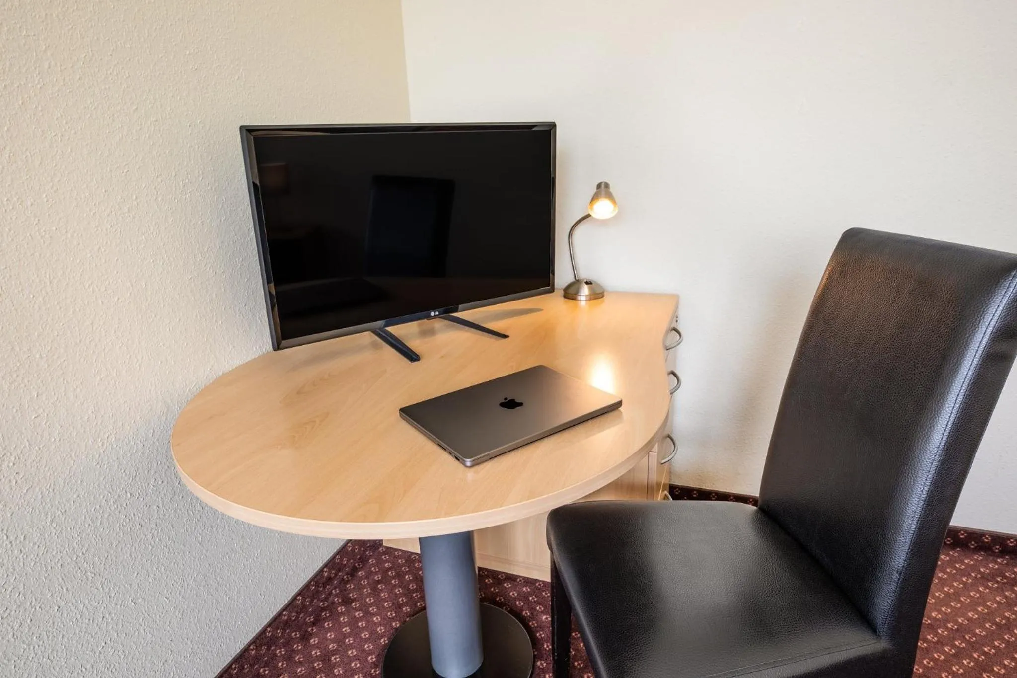 Photo of the whole room in Novum Hotel City B Berlin Centrum