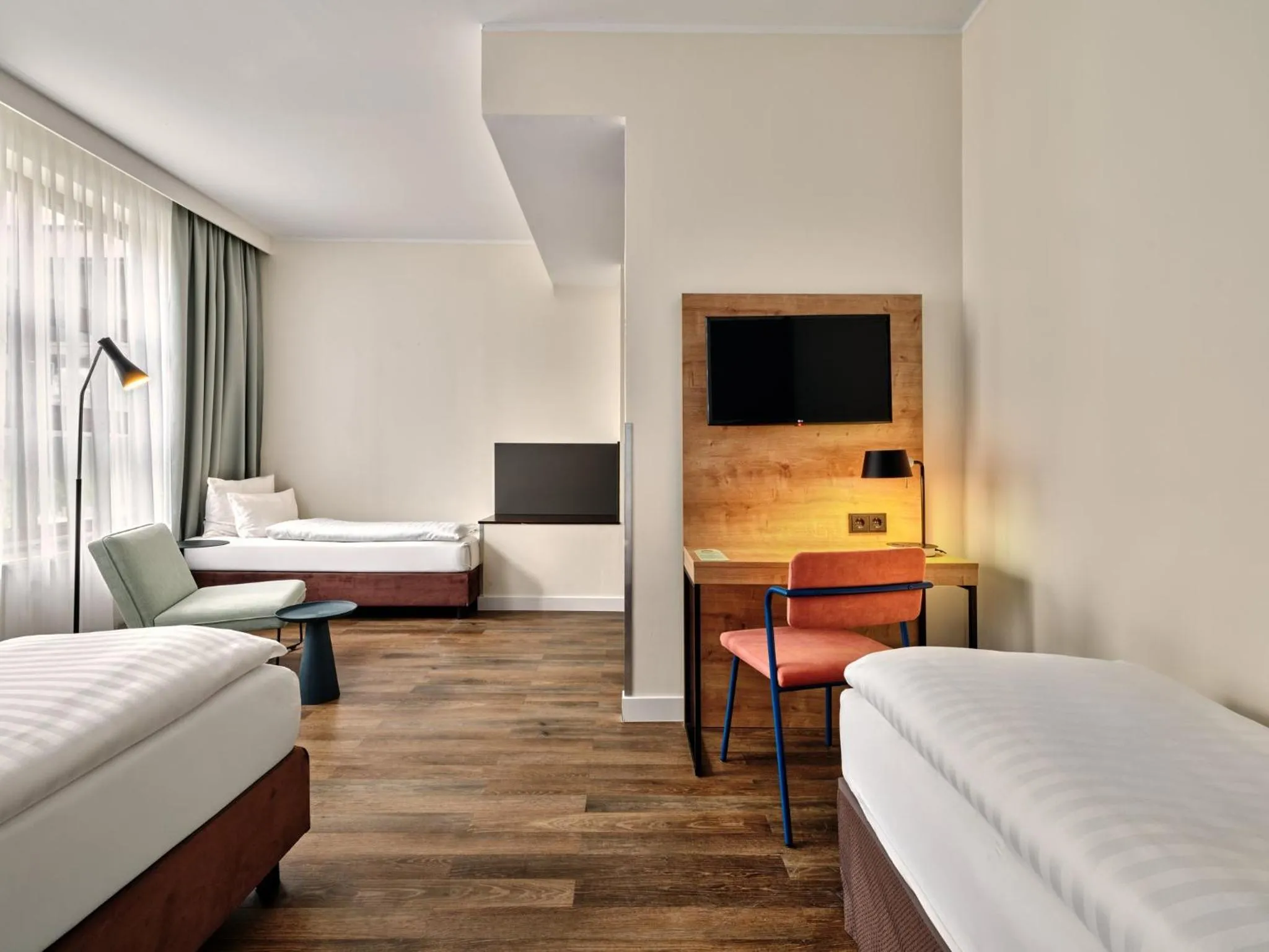 Photo of the whole room, Bed in Garner Hotel Berlin - Schöneberg by IHG