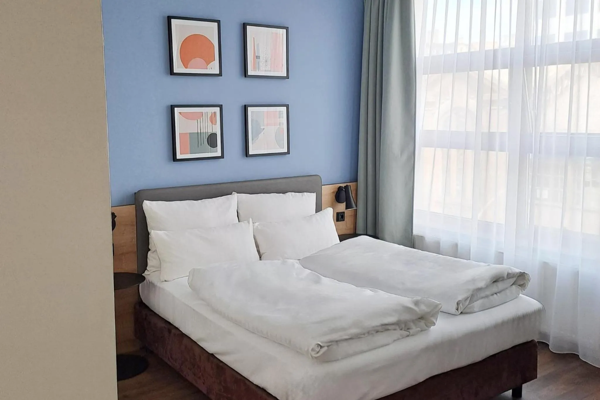Photo of the whole room, Bed in Novum Hotel City B Berlin Centrum