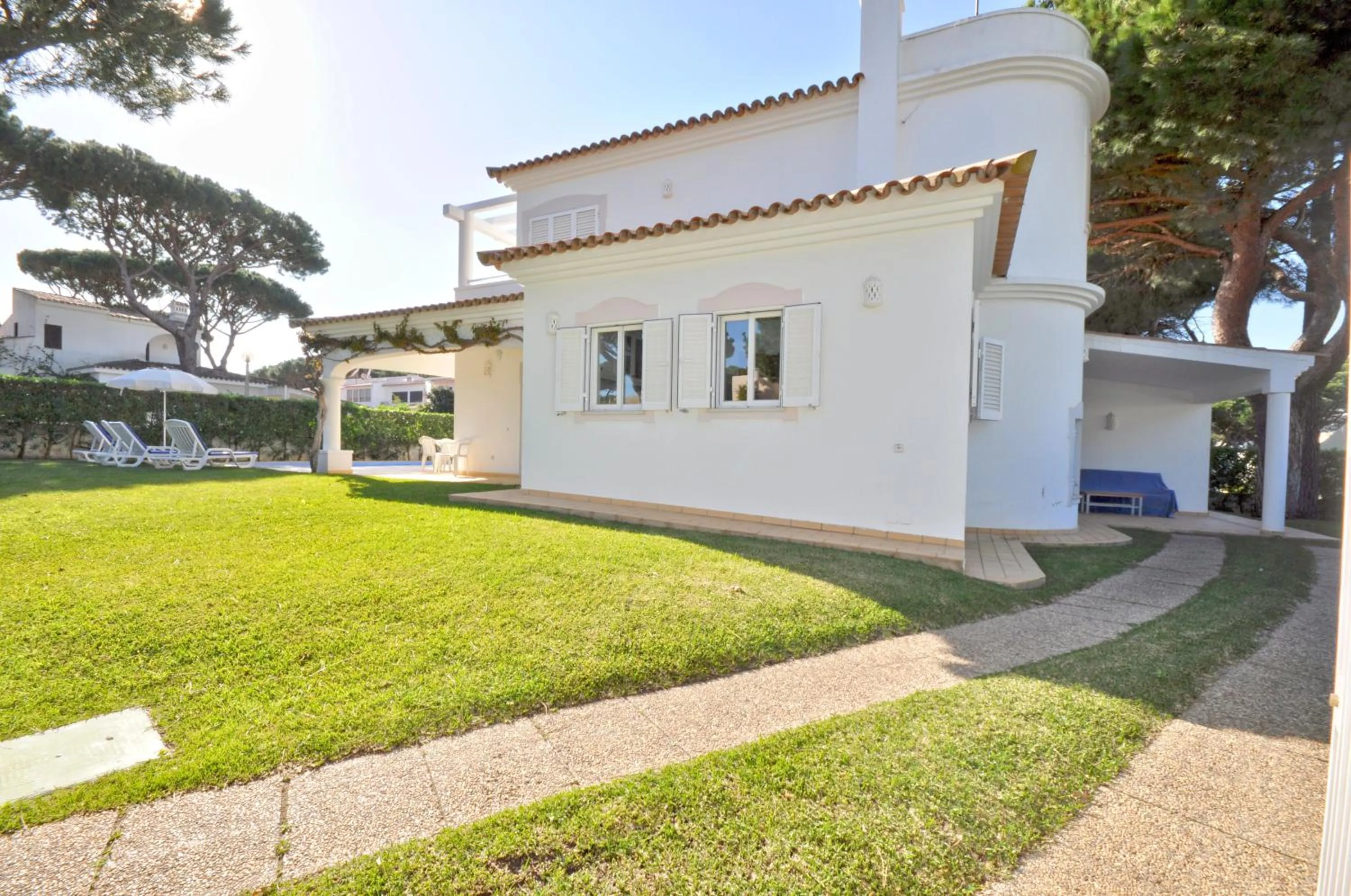 Garden in Charming Villa, Private Pool, Walking Distance to Centre, Free AC Wifi